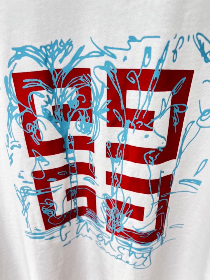 Givenchy 纪梵希2025春夏新品短袖圆领T恤，原版印花刺绣字母Logo，三标齐 帅气时尚，简约百
