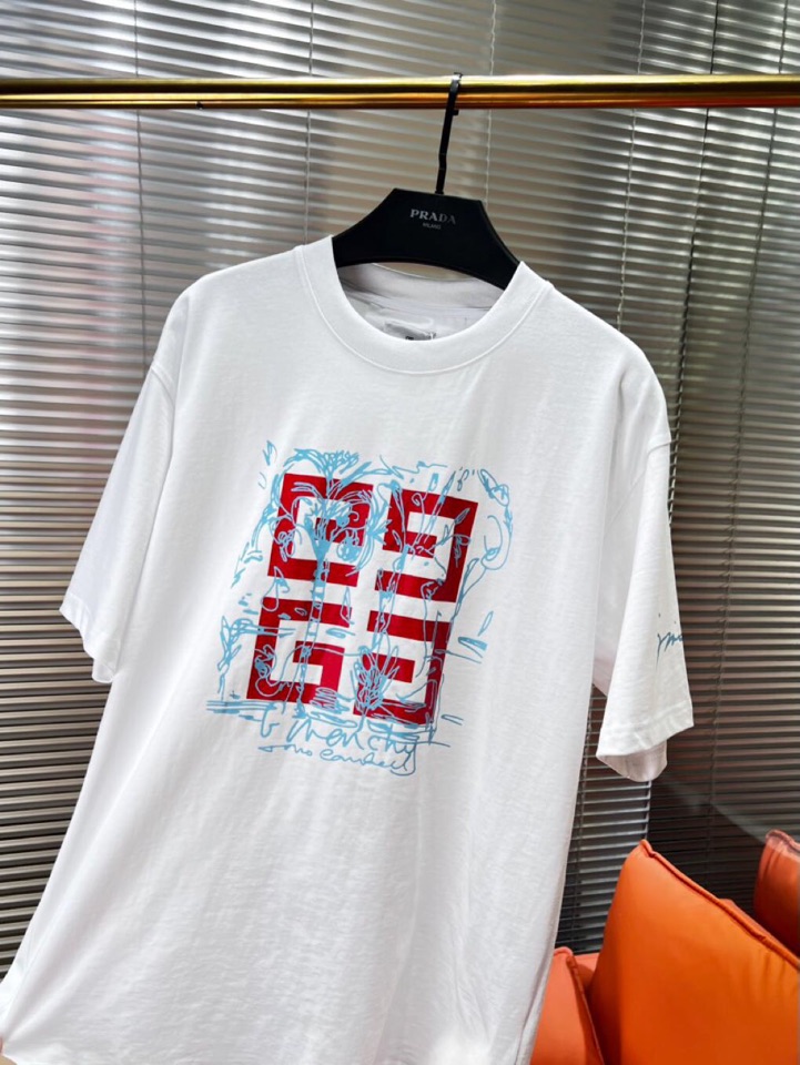 Givenchy 纪梵希2025春夏新品短袖圆领T恤，原版印花刺绣字母Logo，三标齐 帅气时尚，简约百