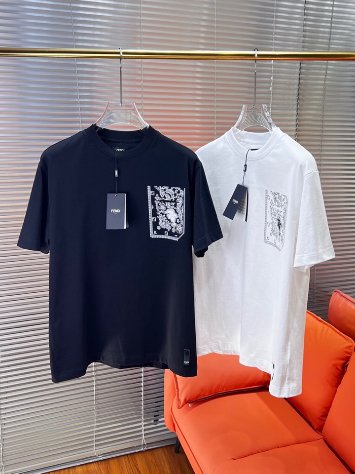 FENDI 芬迪2025春夏新品短袖圆领T恤，原版印花刺绣字母Logo，三标齐 帅气时尚，简约百搭款。纯