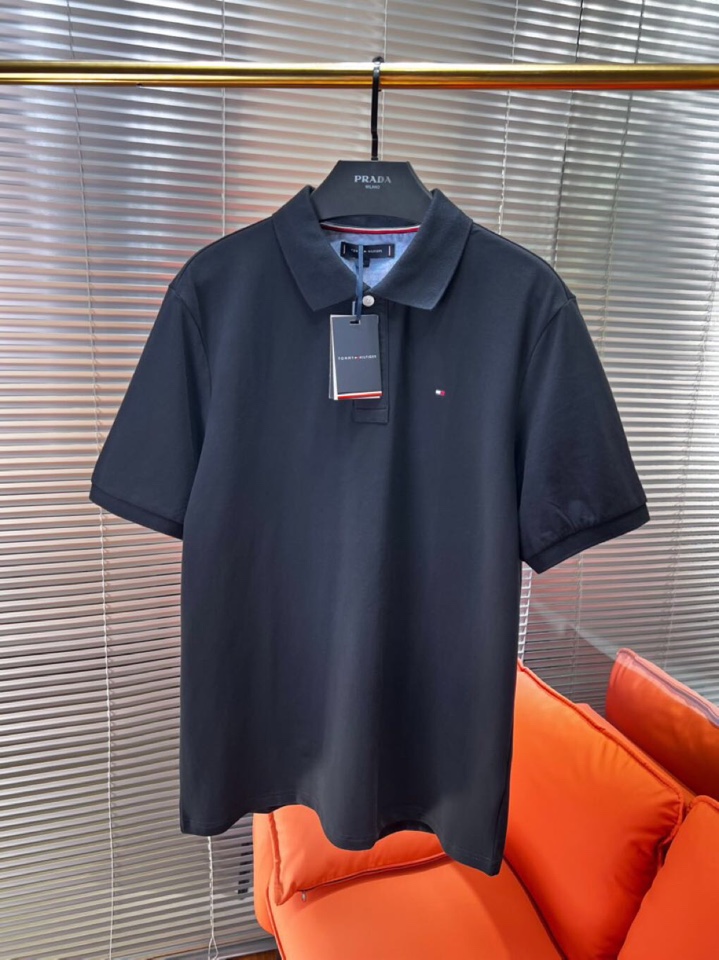 Tommy 25ss春夏新款翻领T恤Polo衫，舒适细腻带来极佳的亲肤感，同时吸湿透气，方便打理。精工螺