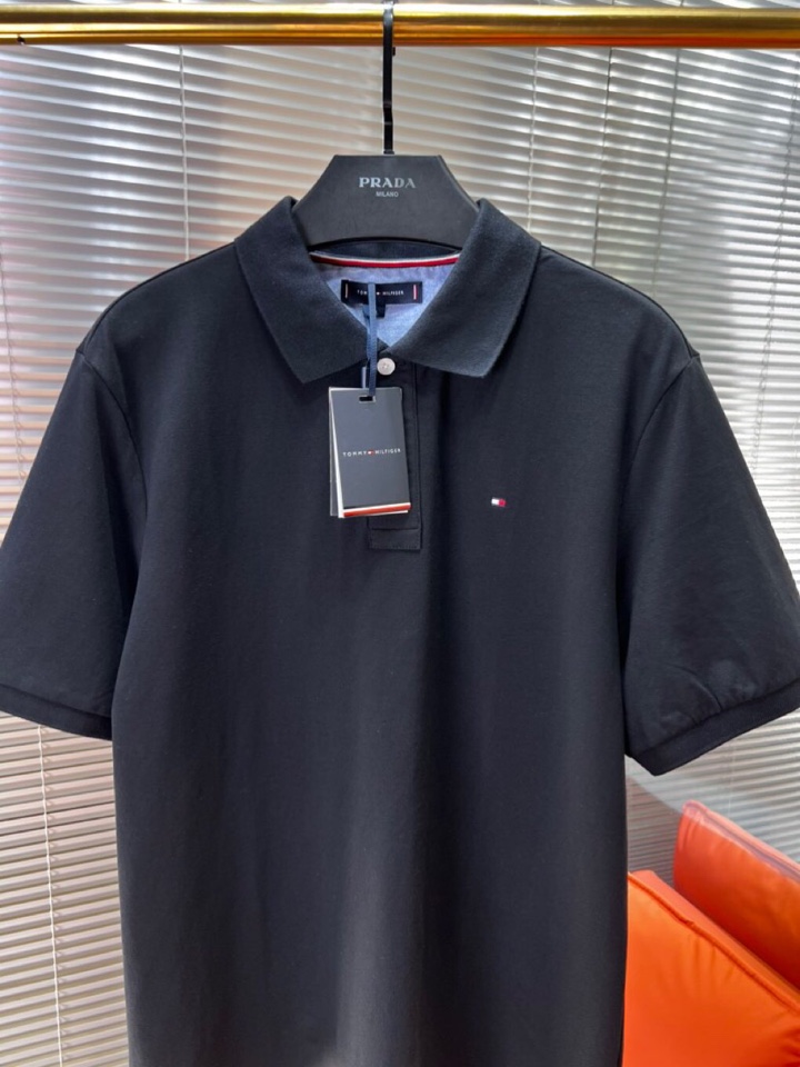 Tommy 25ss春夏新款翻领T恤Polo衫，舒适细腻带来极佳的亲肤感，同时吸湿透气，方便打理。精工螺