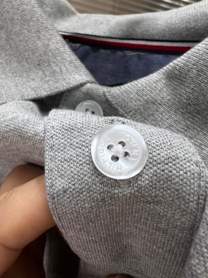 Tommy 25ss春夏新款翻领T恤Polo衫，舒适细腻带来极佳的亲肤感，同时吸湿透气，方便打理。精工螺