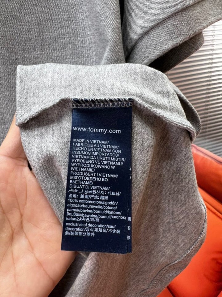 Tommy 25ss春夏新款翻领T恤Polo衫，舒适细腻带来极佳的亲肤感，同时吸湿透气，方便打理。精工螺