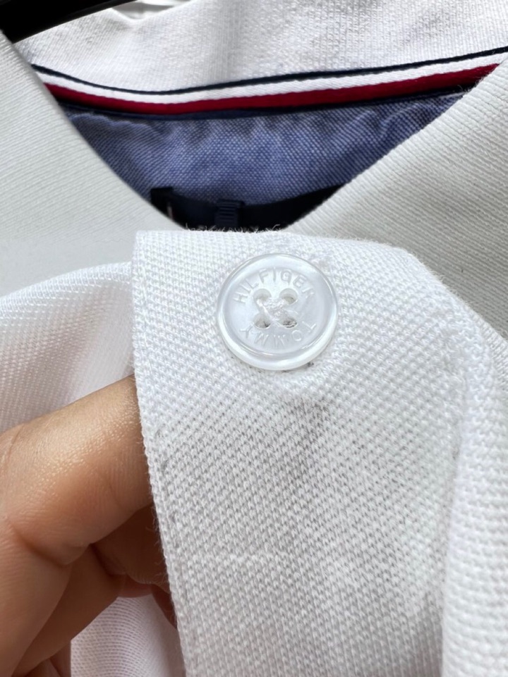 Tommy 25ss春夏新款翻领T恤Polo衫，舒适细腻带来极佳的亲肤感，同时吸湿透气，方便打理。精工螺