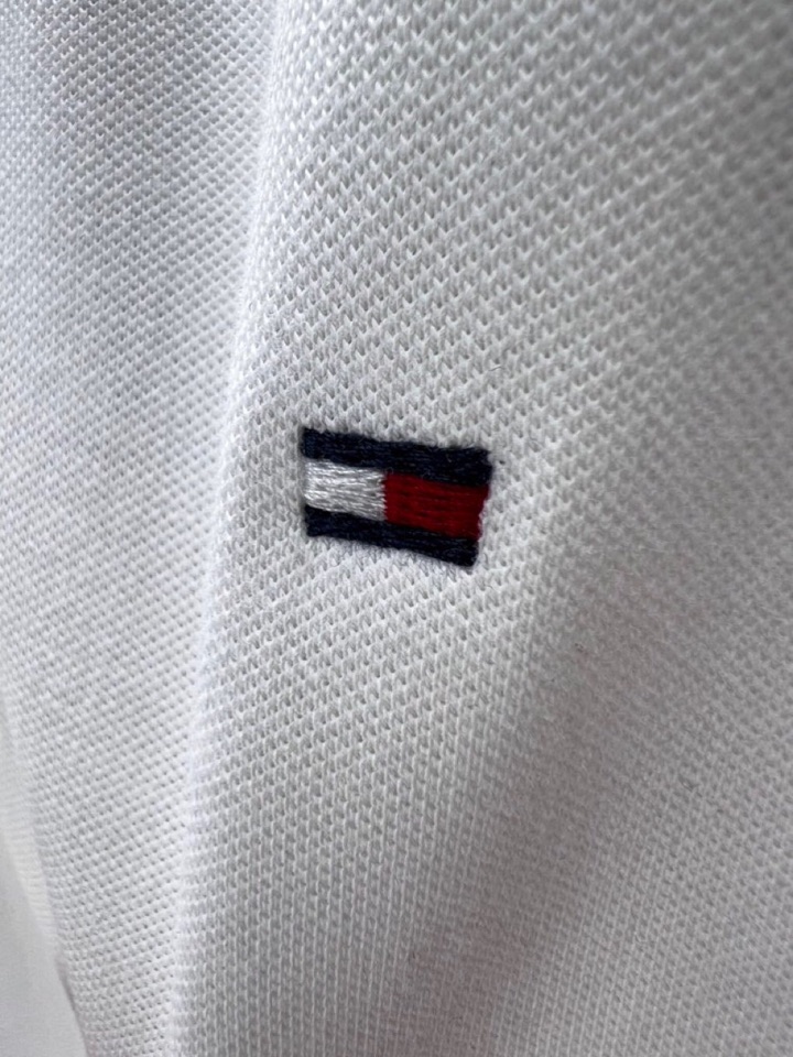 Tommy 25ss春夏新款翻领T恤Polo衫，舒适细腻带来极佳的亲肤感，同时吸湿透气，方便打理。精工螺