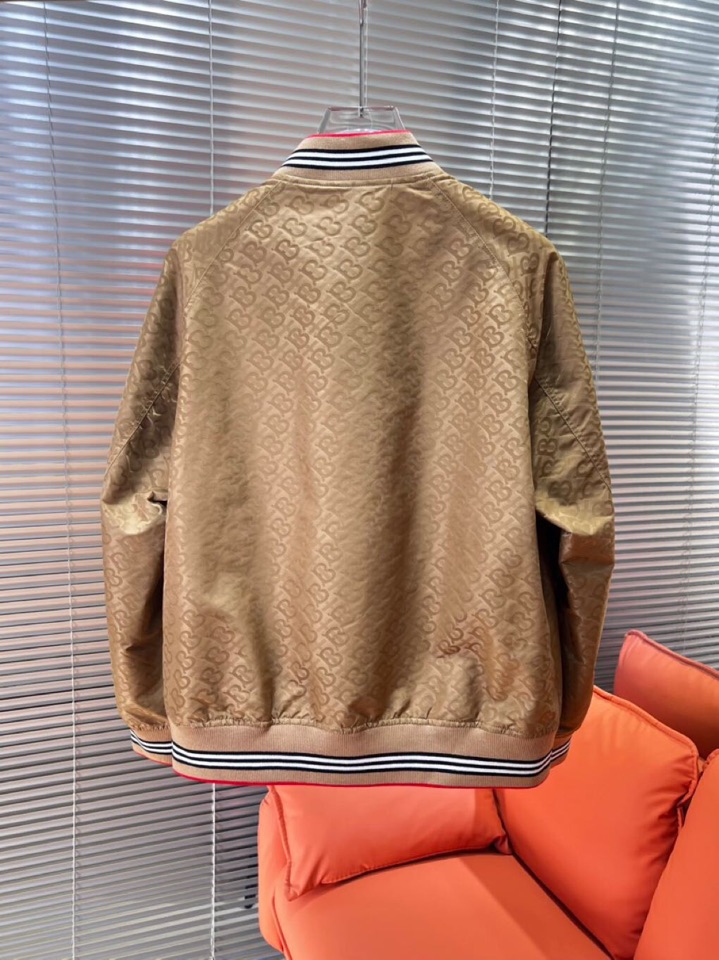 Burberry巴宝莉秋冬新品，时尚休闲棒球领夹克外套，同步有售，原单狠货，采用进口原版面料，提花工艺字