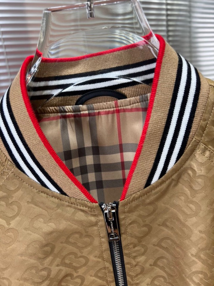 Burberry巴宝莉秋冬新品，时尚休闲棒球领夹克外套，同步有售，原单狠货，采用进口原版面料，提花工艺字