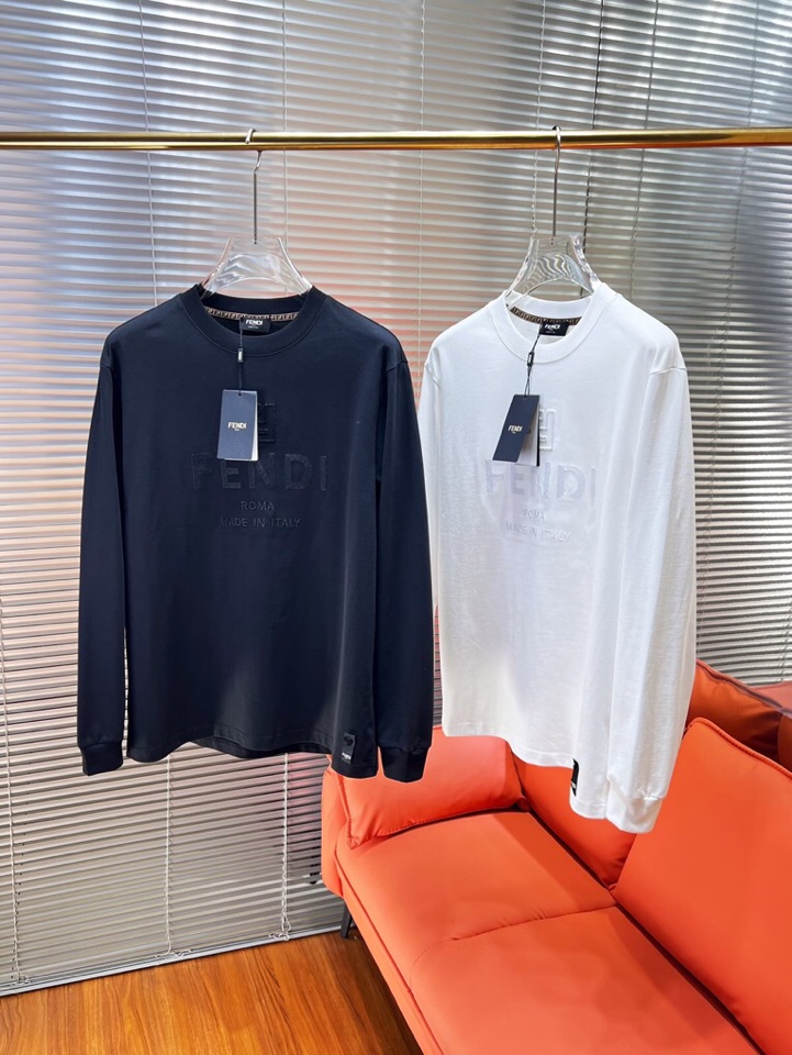 FENDI 芬迪2025新款圆领长袖T恤，男女同款情侣款，定制280克重纯棉面料，定染32支双股螺纹、领