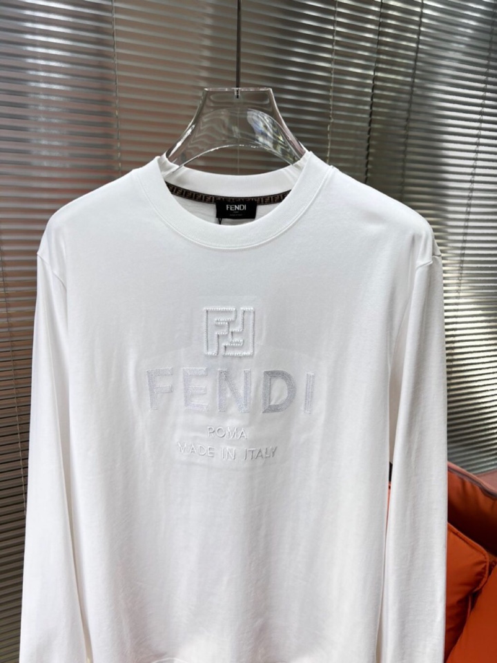 FENDI 芬迪2025新款圆领长袖T恤，男女同款情侣款，定制280克重纯棉面料，定染32支双股螺纹、领