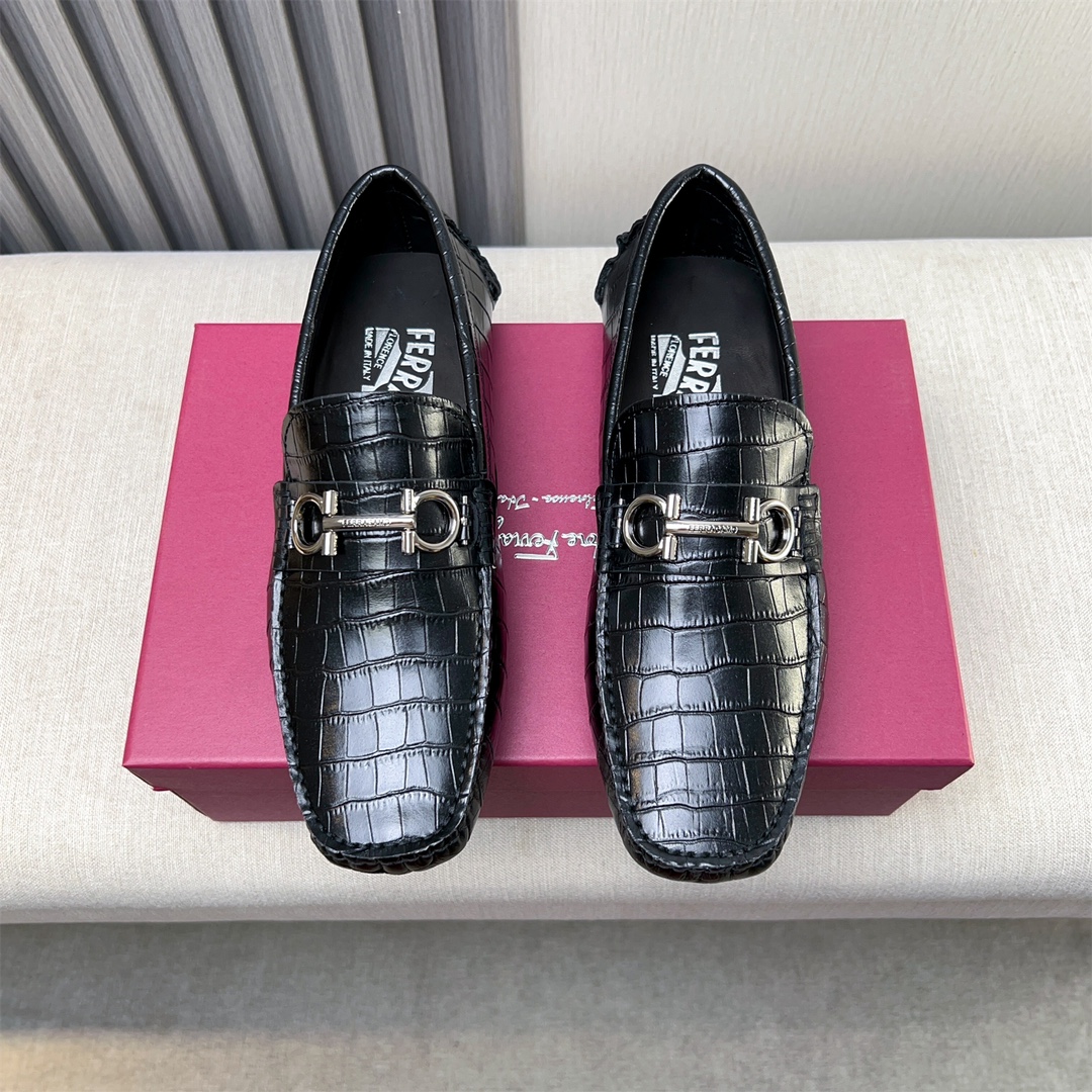 NO:593309,Ferragamo new high-end quality imported crocodile pattern leather lining size 38-45, loafers leather shoes, ferragamo, loafers, cowhide19860909Ferragamo 新款高端品质 进口鳄鱼纹皮牛皮内里 尺码38-45,乐福鞋皮鞋,ferragamo,loafers,cowhide,Women's Shoes