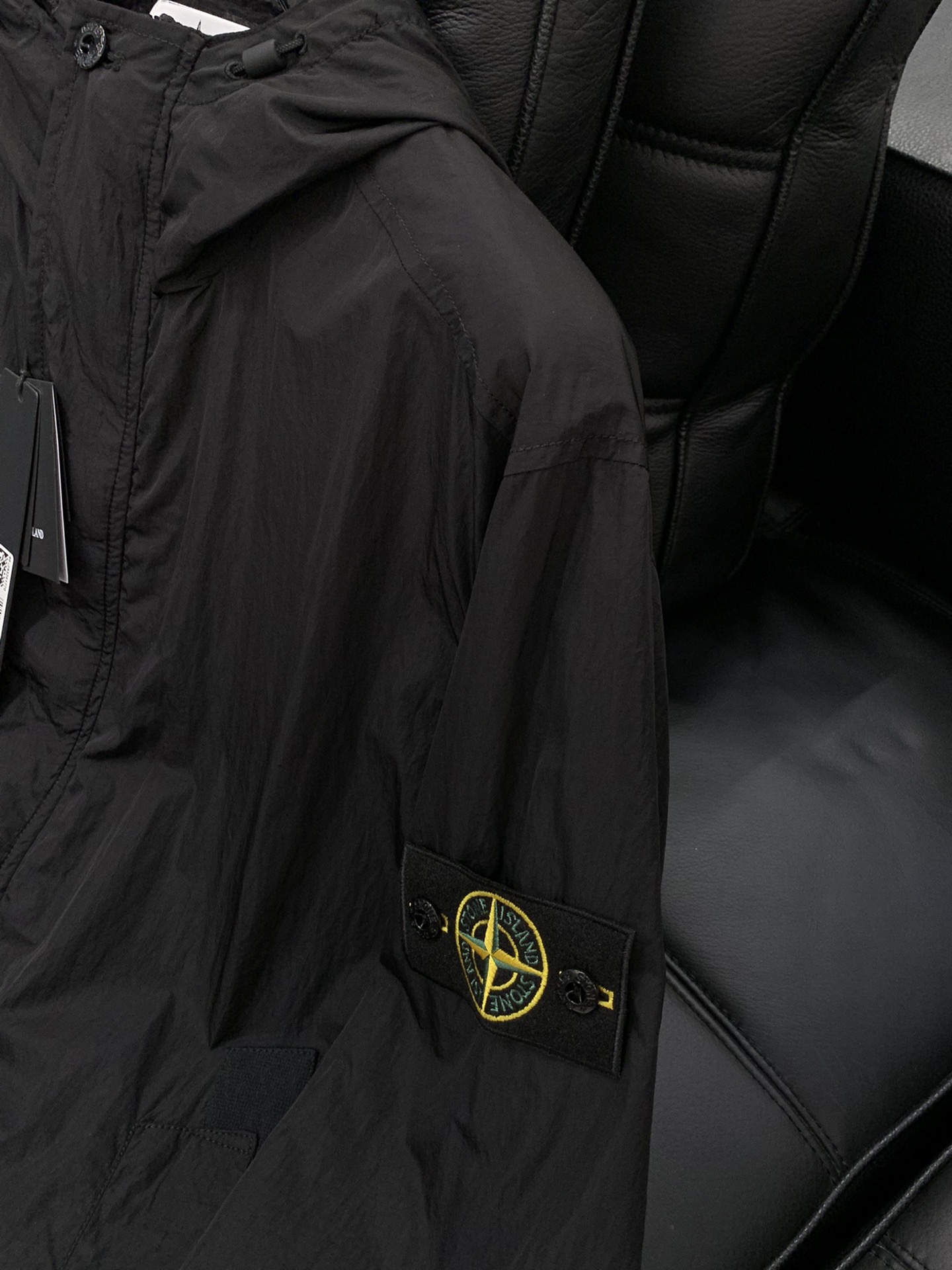 ，Stone Island 石头岛，2025秋季最新款，专柜同步有售，原单狠货，爆款时尚休闲连帽外套，进