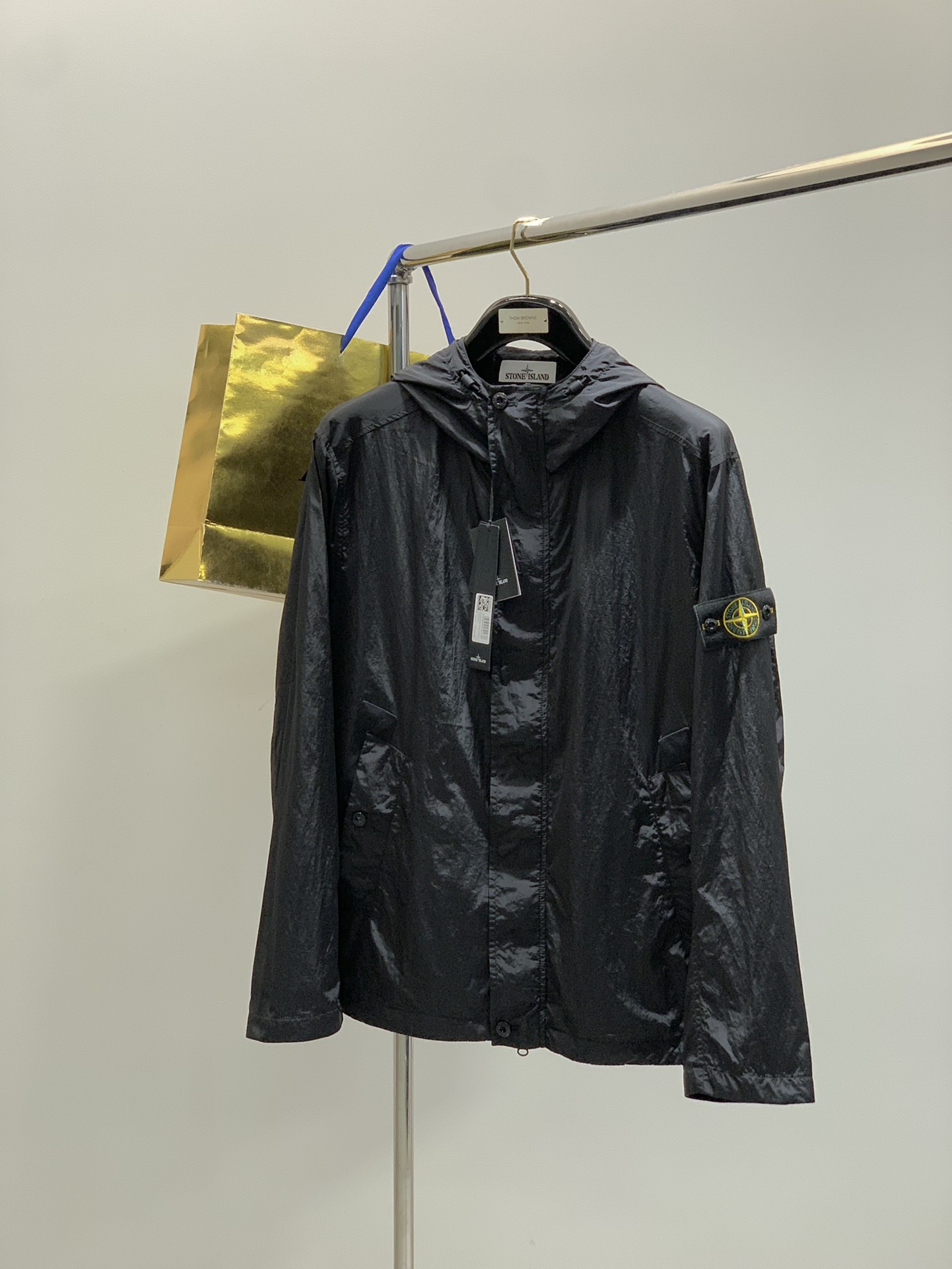 ，Stone Island 石头岛，2025秋季最新款，专柜同步有售，原单狠货，爆款时尚休闲连帽外套，进