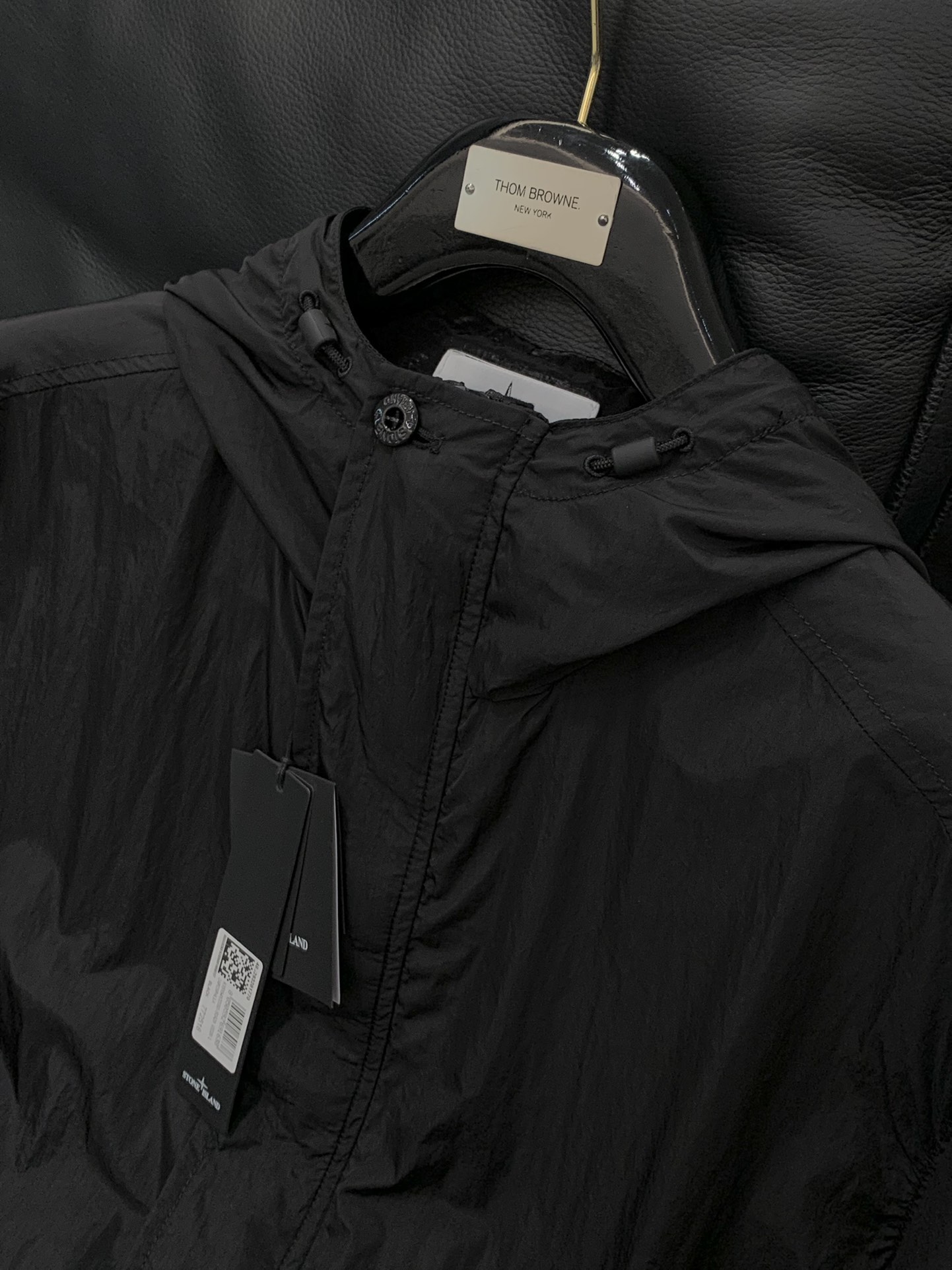 ，Stone Island 石头岛，2025秋季最新款，专柜同步有售，原单狠货，爆款时尚休闲连帽外套，进