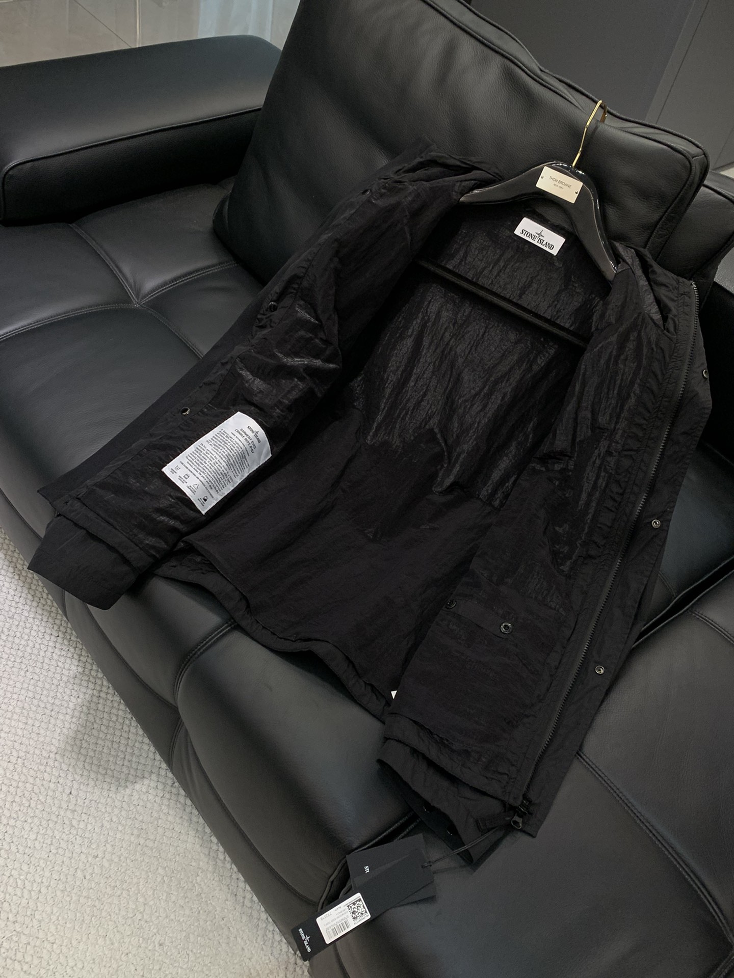 ，Stone Island 石头岛，2025秋季最新款，专柜同步有售，原单狠货，爆款时尚休闲连帽外套，进