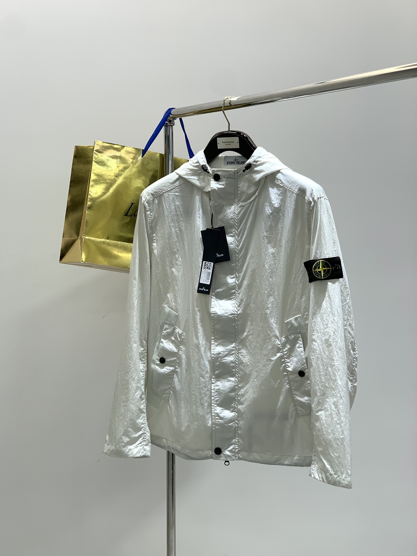 ，Stone Island 石头岛，2025秋季最新款，专柜同步有售，原单狠货，爆款时尚休闲连帽外套，进