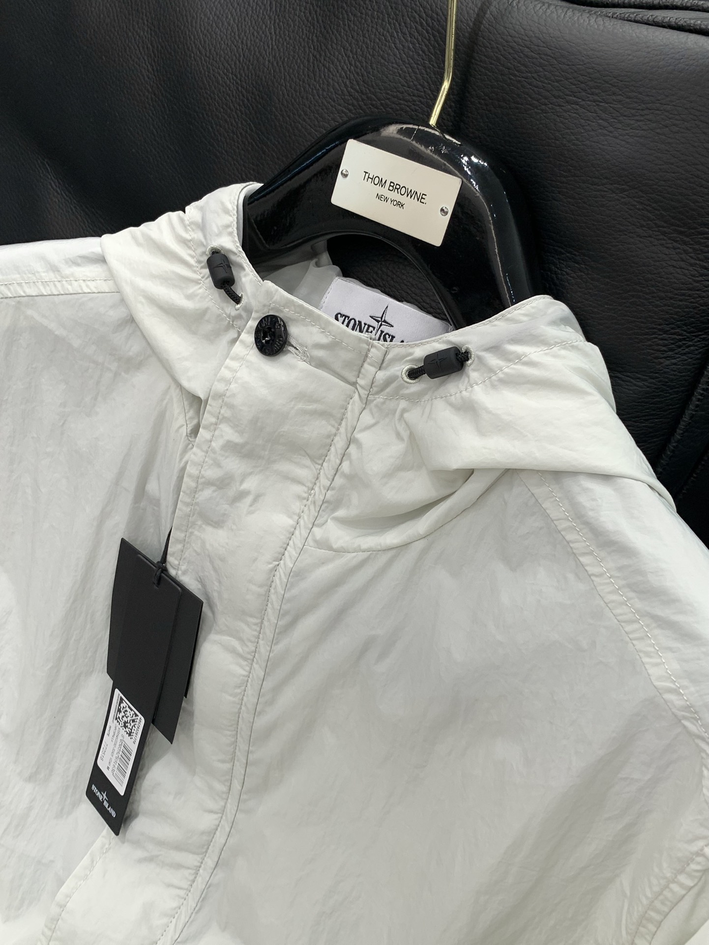 ，Stone Island 石头岛，2025秋季最新款，专柜同步有售，原单狠货，爆款时尚休闲连帽外套，进