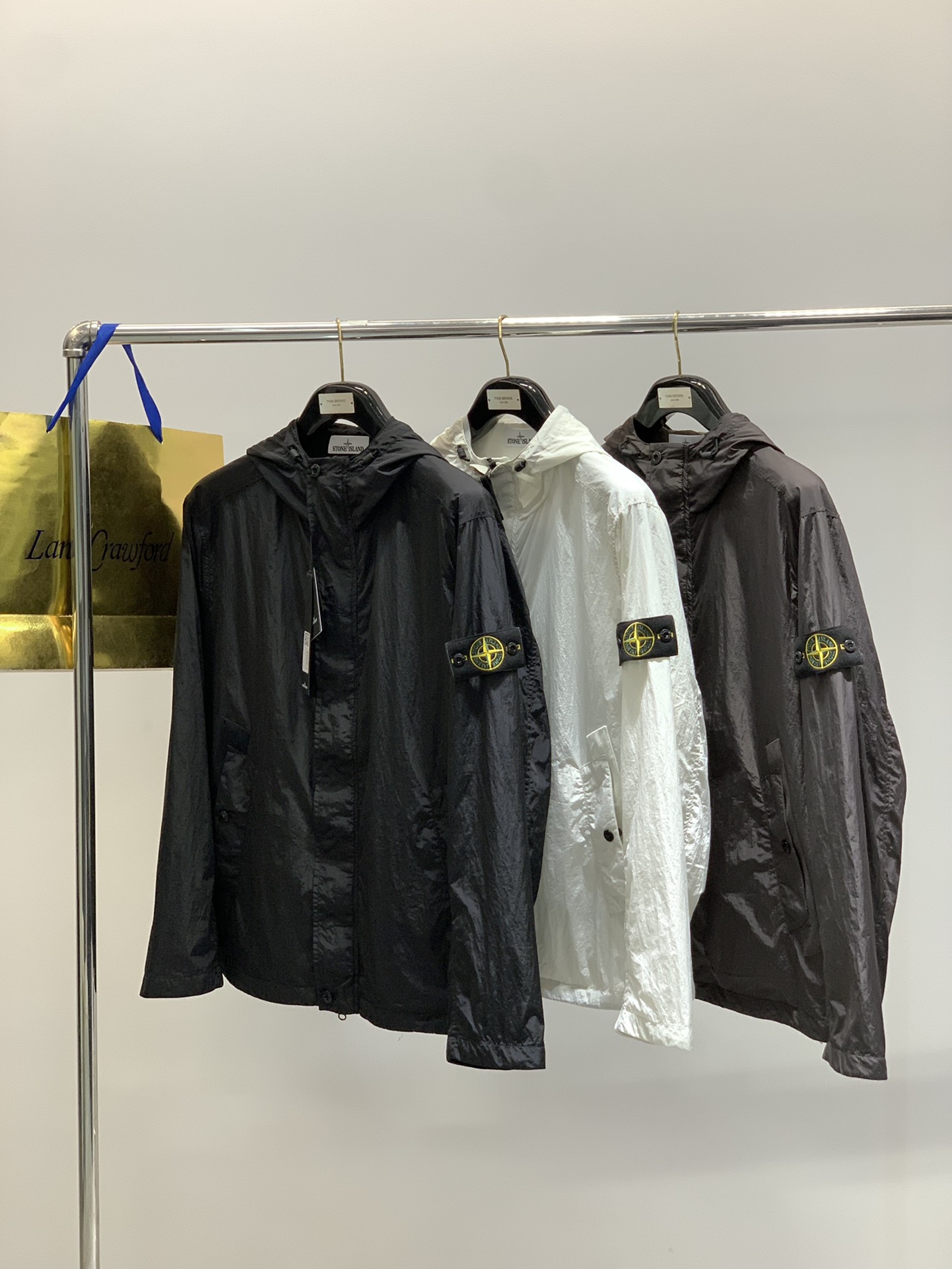 ，Stone Island 石头岛，2025秋季最新款，专柜同步有售，原单狠货，爆款时尚休闲连帽外套，进
