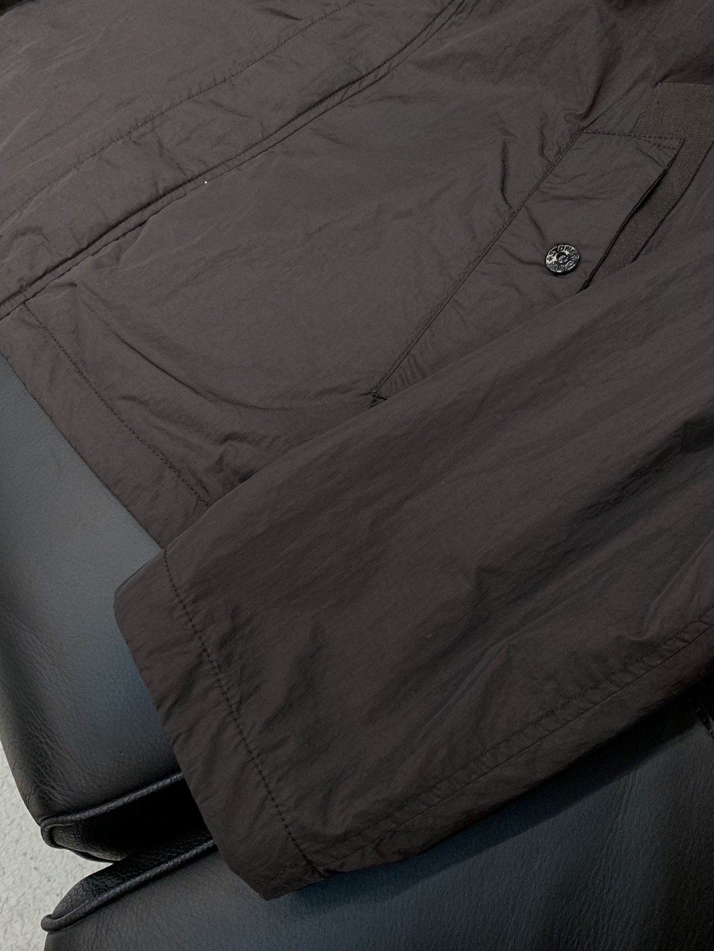 ，Stone Island 石头岛，2025秋季最新款，专柜同步有售，原单狠货，爆款时尚休闲连帽外套，进