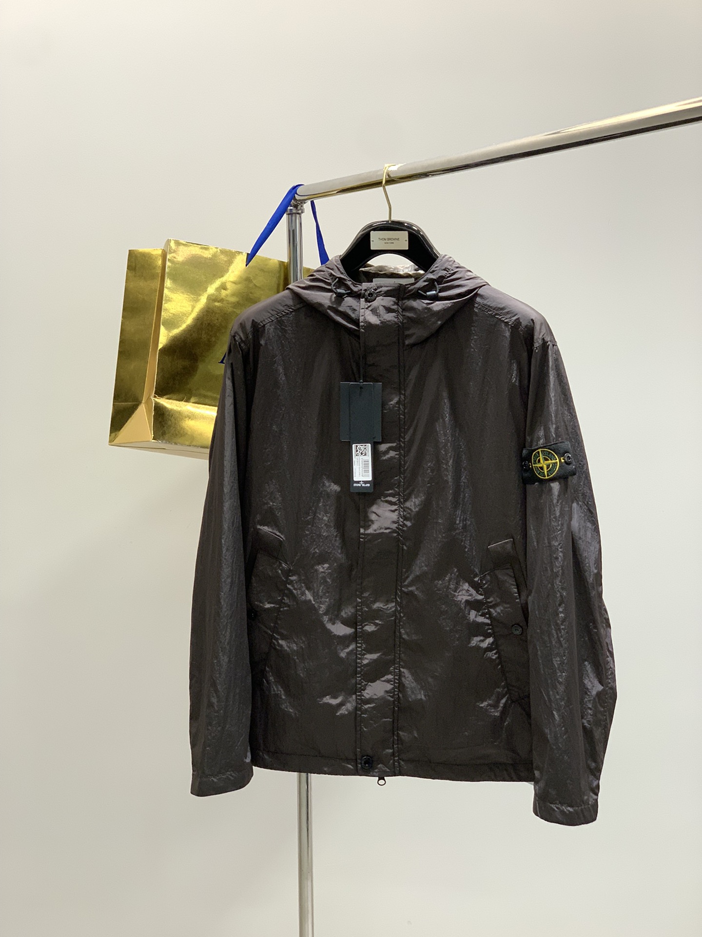 ，Stone Island 石头岛，2025秋季最新款，专柜同步有售，原单狠货，爆款时尚休闲连帽外套，进