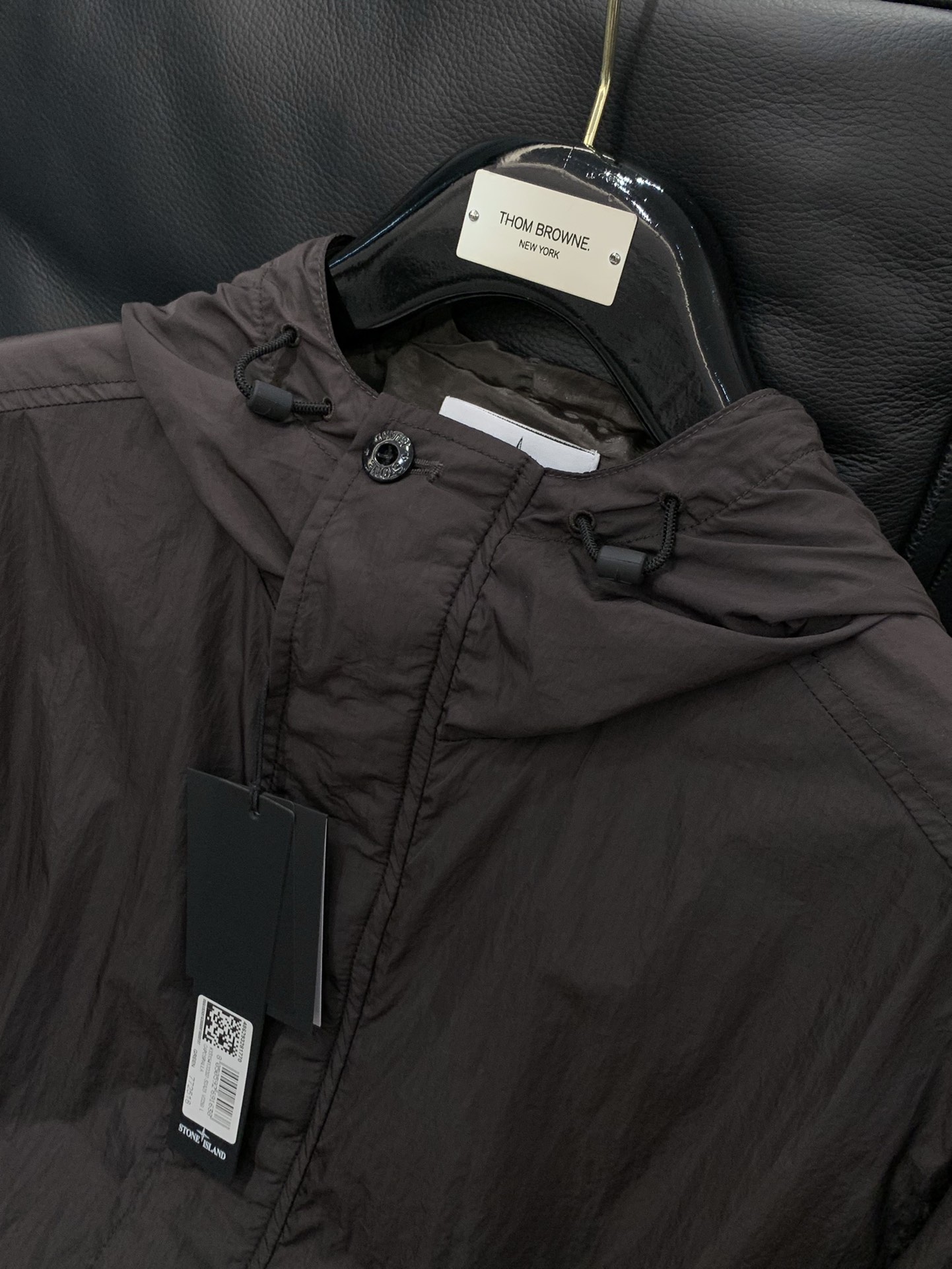 ，Stone Island 石头岛，2025秋季最新款，专柜同步有售，原单狠货，爆款时尚休闲连帽外套，进