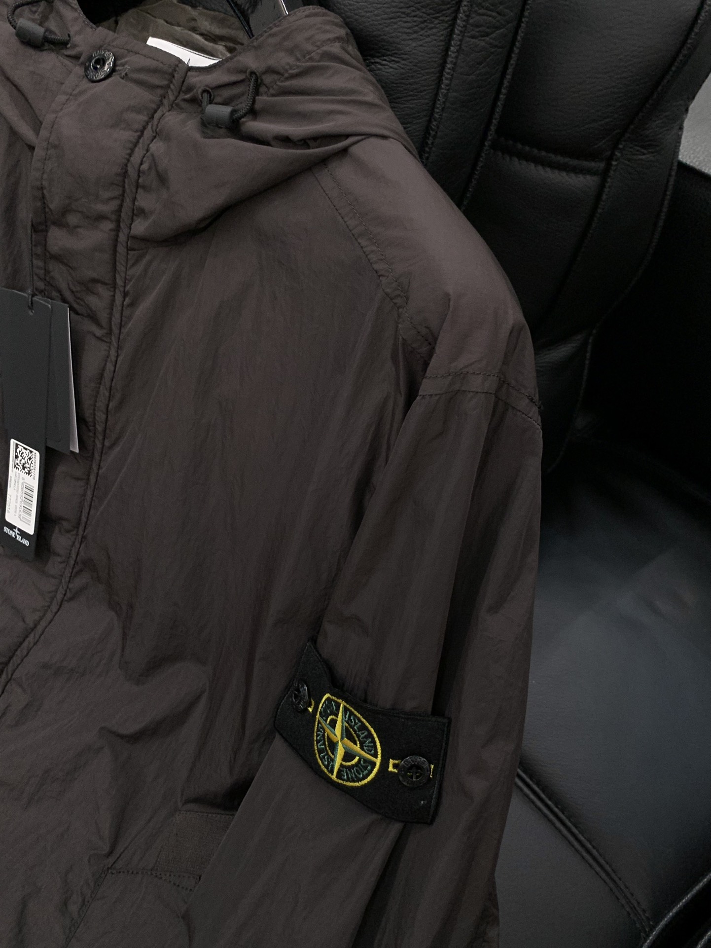 ，Stone Island 石头岛，2025秋季最新款，专柜同步有售，原单狠货，爆款时尚休闲连帽外套，进