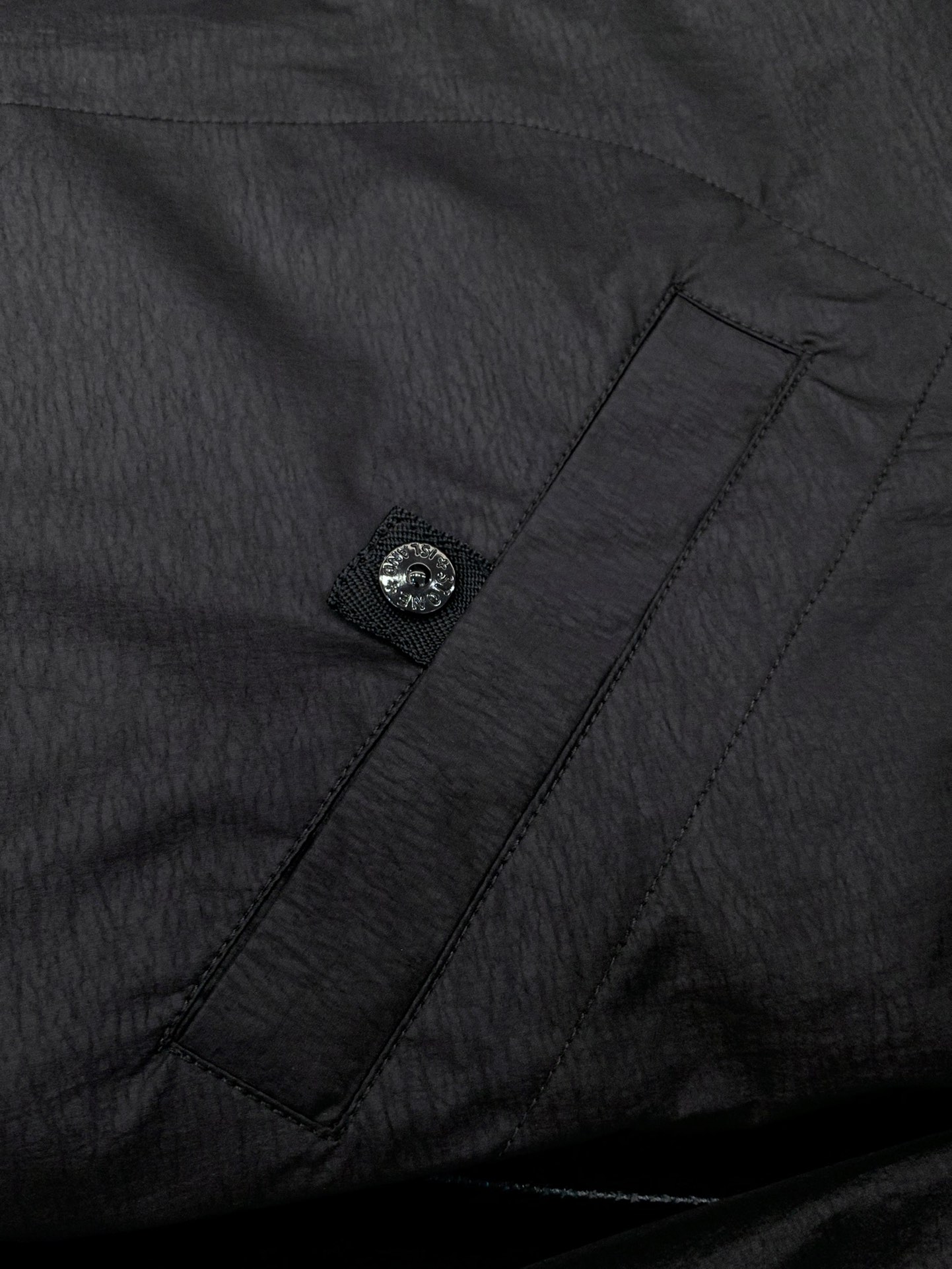 ，Stone Island 石头岛，2025秋季最新款，专柜同步有售，原单狠货，爆款时尚休闲连帽外套，进