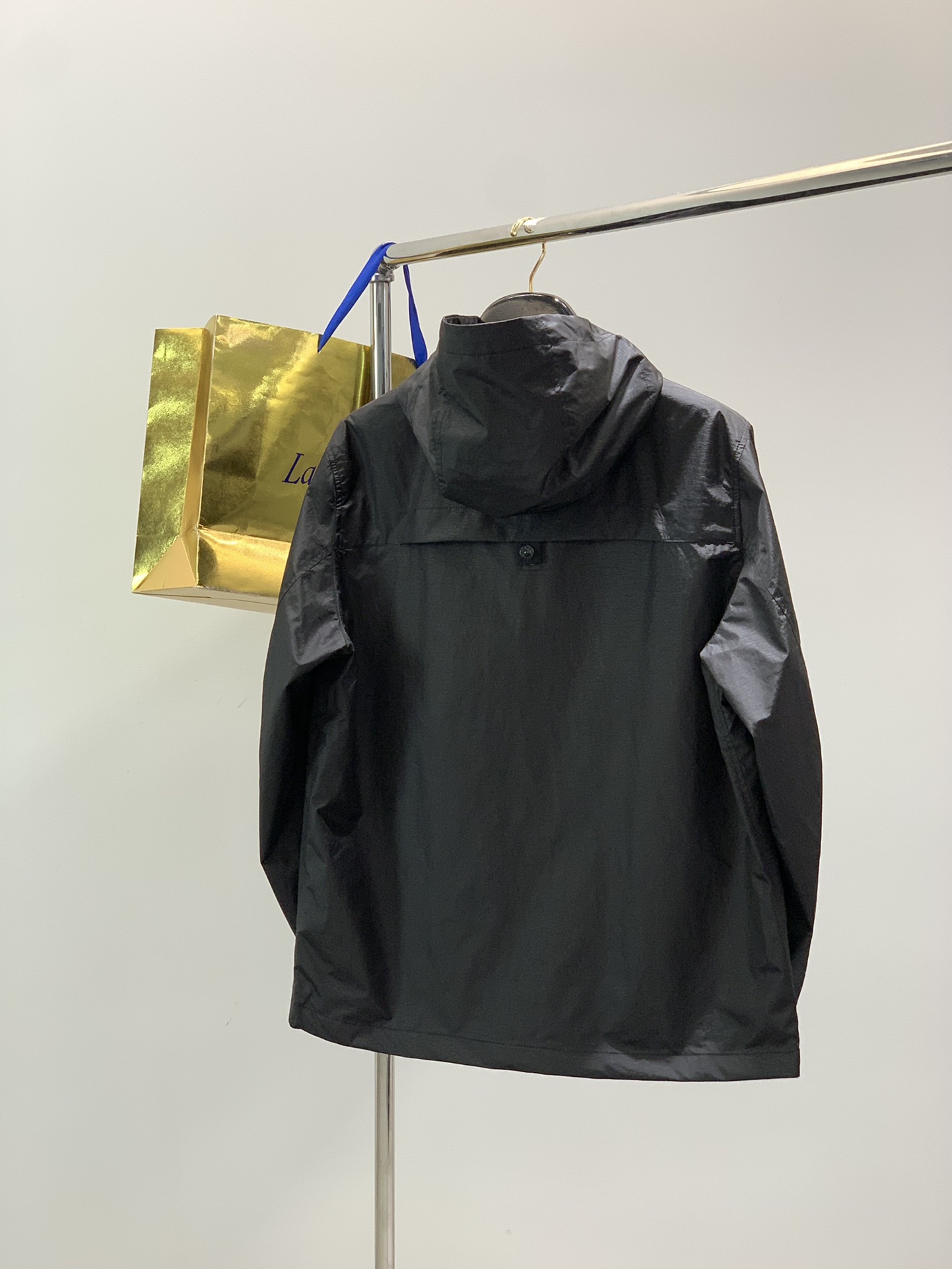 ，Stone Island 石头岛，2025秋季最新款，专柜同步有售，原单狠货，爆款时尚休闲连帽外套，进