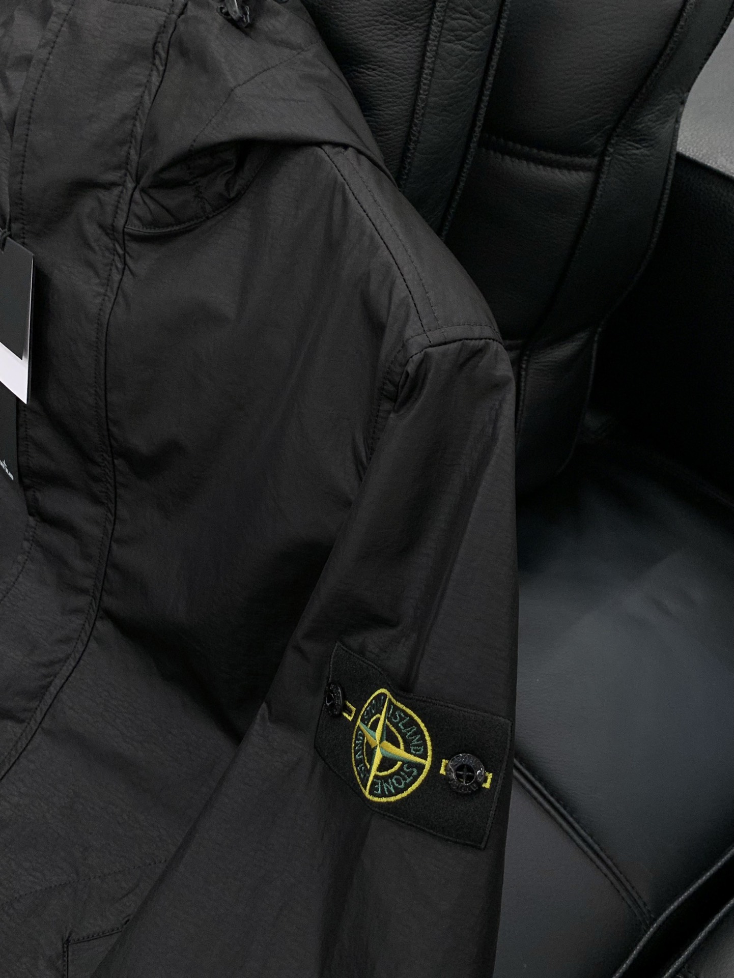 ，Stone Island 石头岛，2025秋季最新款，专柜同步有售，原单狠货，爆款时尚休闲连帽外套，进