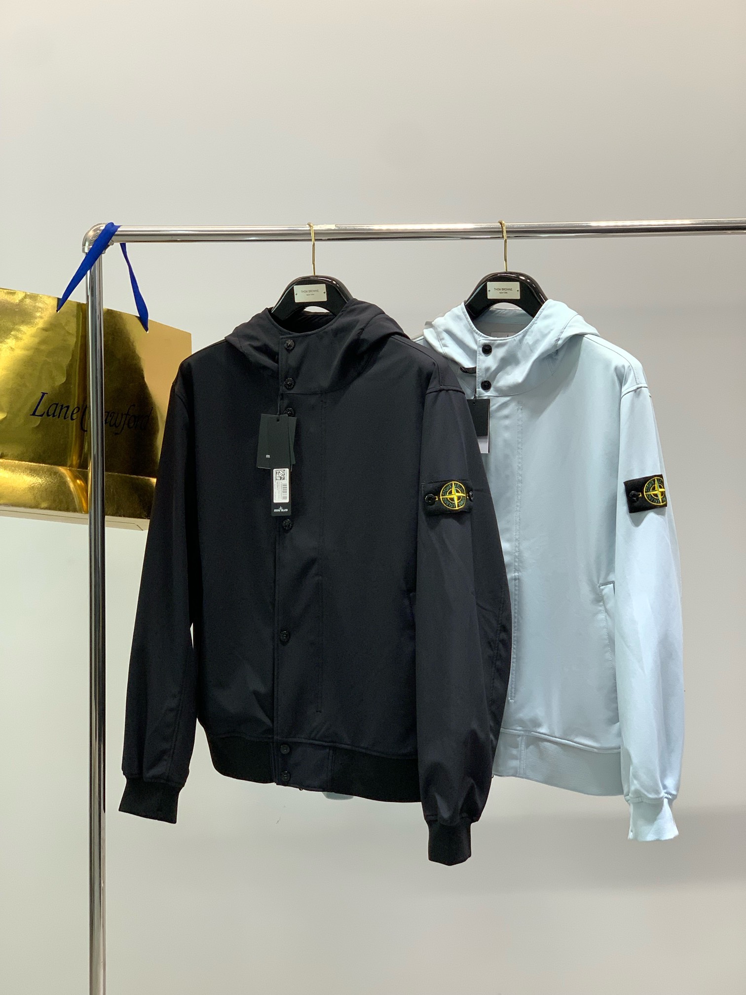 ，Stone Island 石头岛，2025秋季最新款，专柜同步有售，原单狠货，爆款时尚休闲连帽外套，进