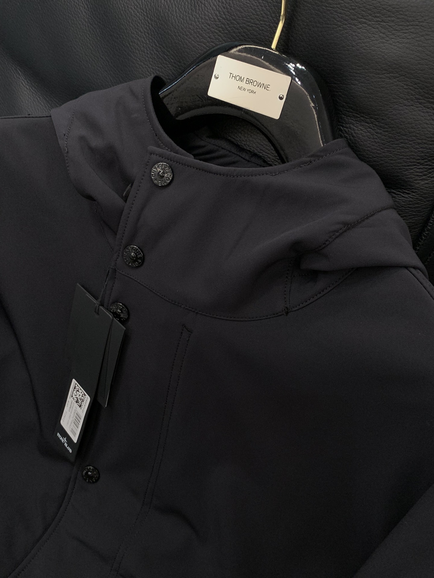 ，Stone Island 石头岛，2025秋季最新款，专柜同步有售，原单狠货，爆款时尚休闲连帽外套，进