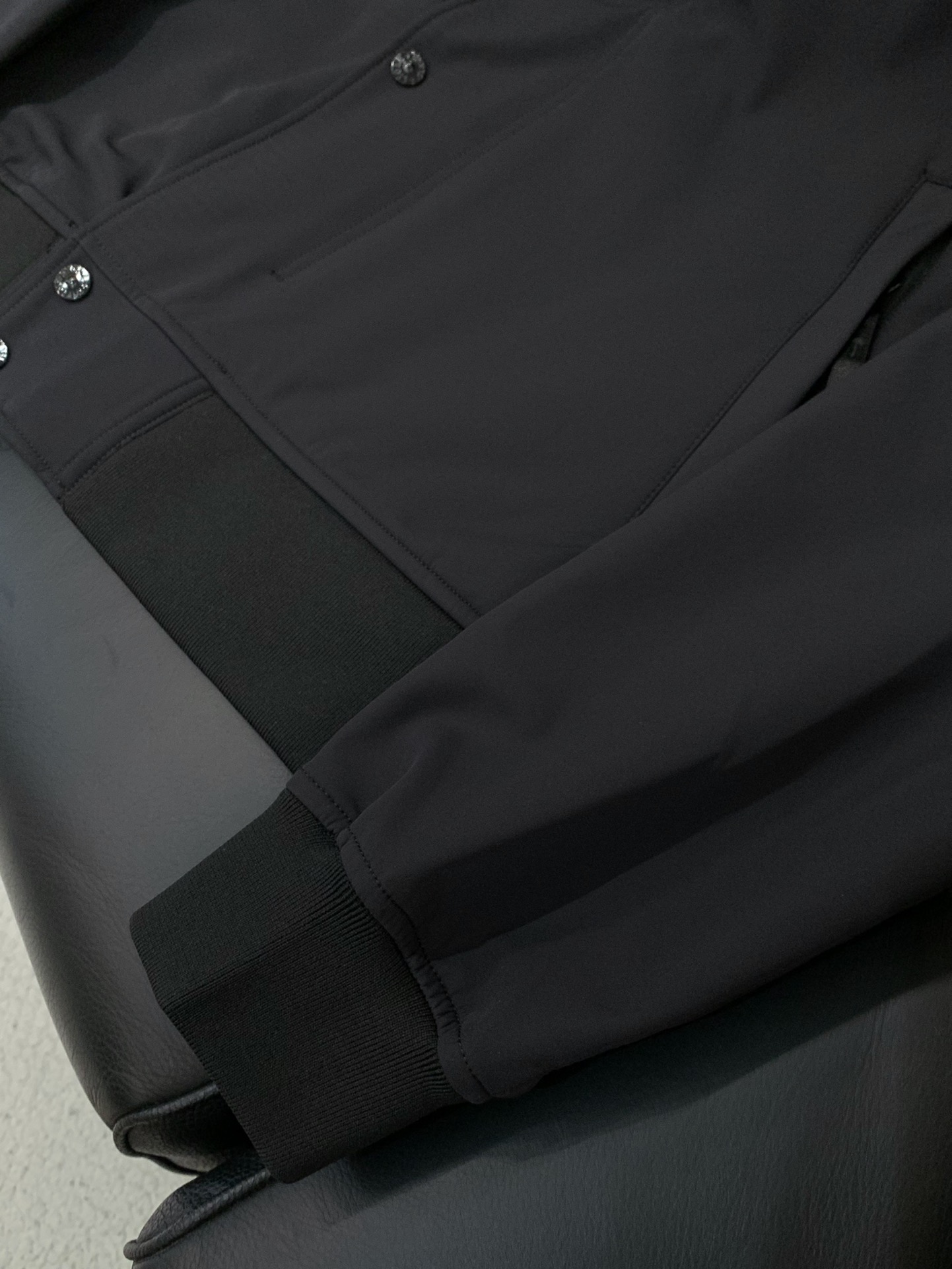 ，Stone Island 石头岛，2025秋季最新款，专柜同步有售，原单狠货，爆款时尚休闲连帽外套，进