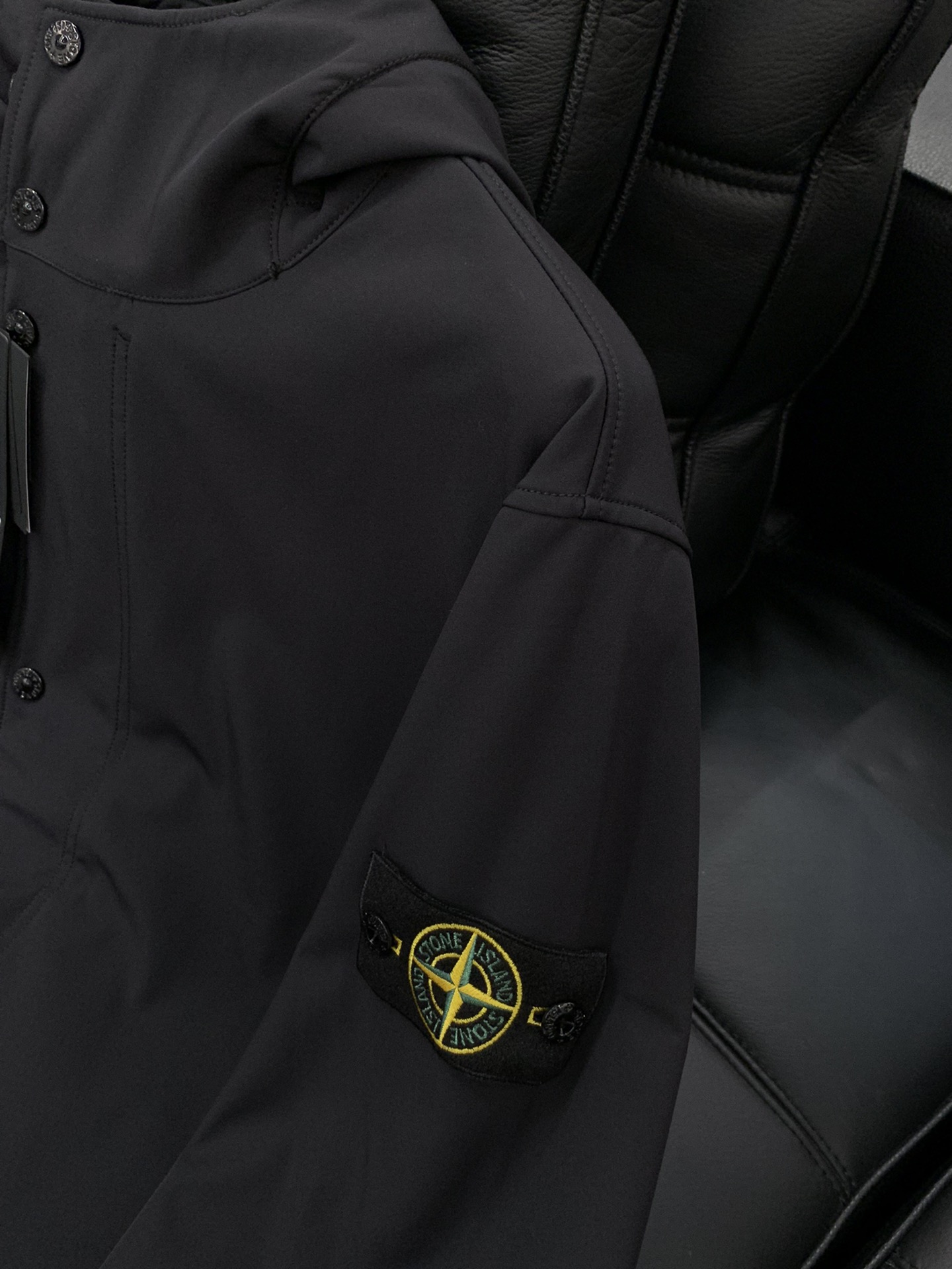 ，Stone Island 石头岛，2025秋季最新款，专柜同步有售，原单狠货，爆款时尚休闲连帽外套，进