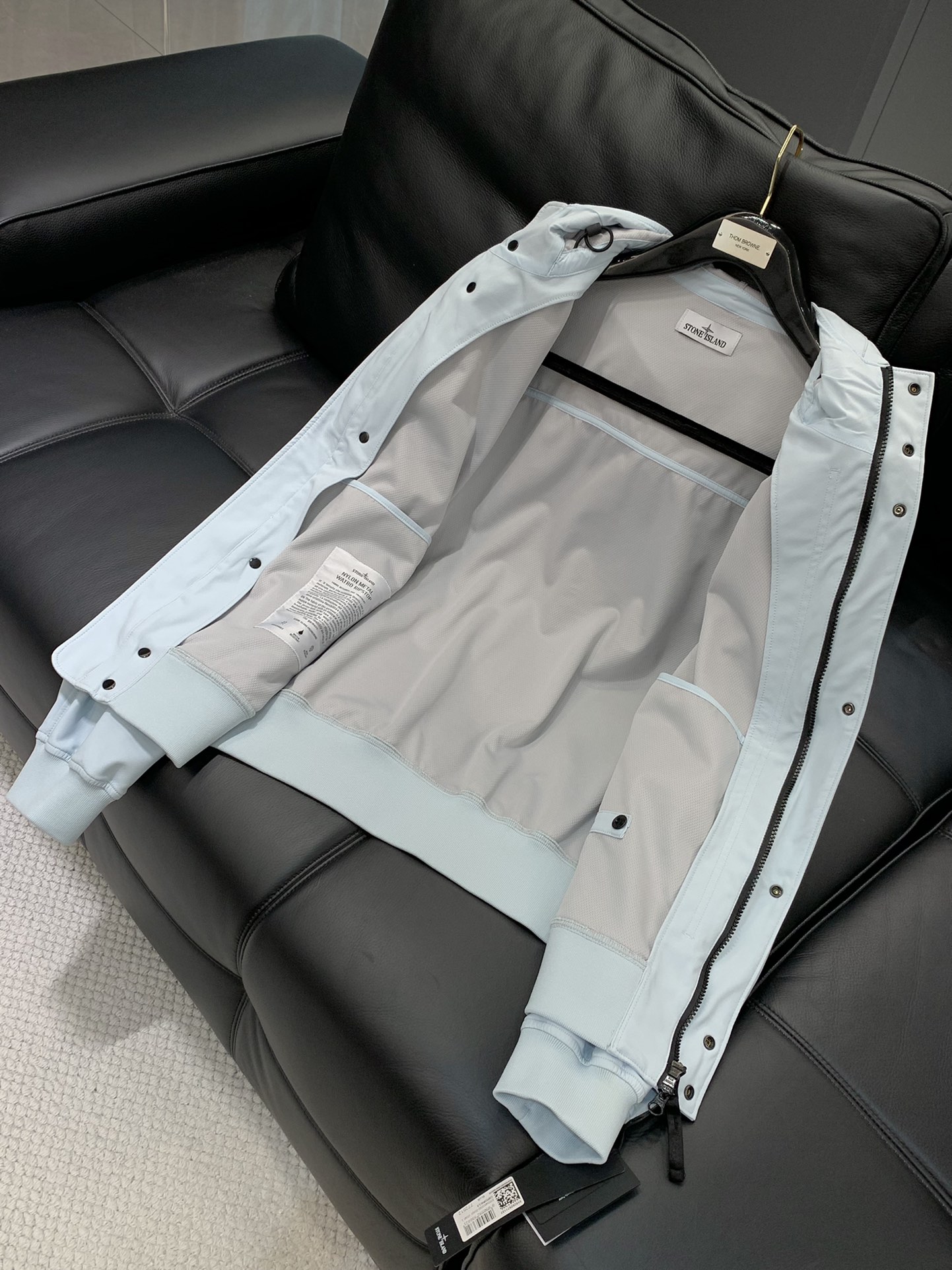 ，Stone Island 石头岛，2025秋季最新款，专柜同步有售，原单狠货，爆款时尚休闲连帽外套，进