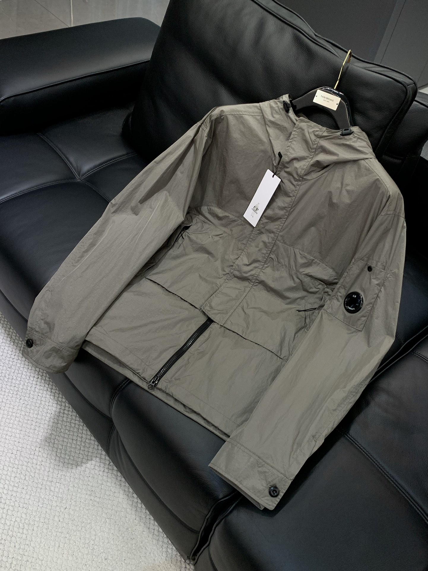 ，C.P.ComPany 意大利时尚品牌，2025秋季最新品，CP意大利机能潮牌鼻祖，专柜同步有售，原单