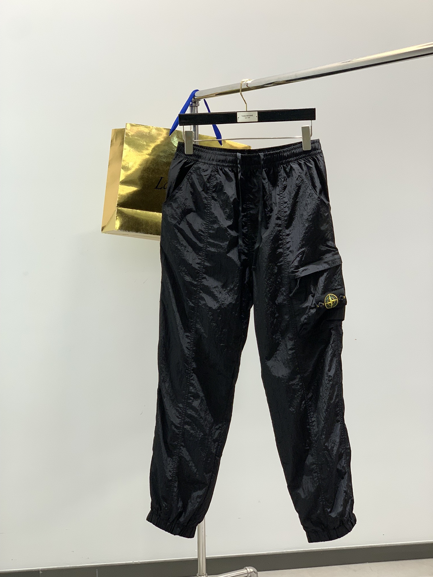 ，Stone Island石头岛，2025秋季最新款，专柜同步有售，原单狠货，爆款时尚休闲裤，进口原版面