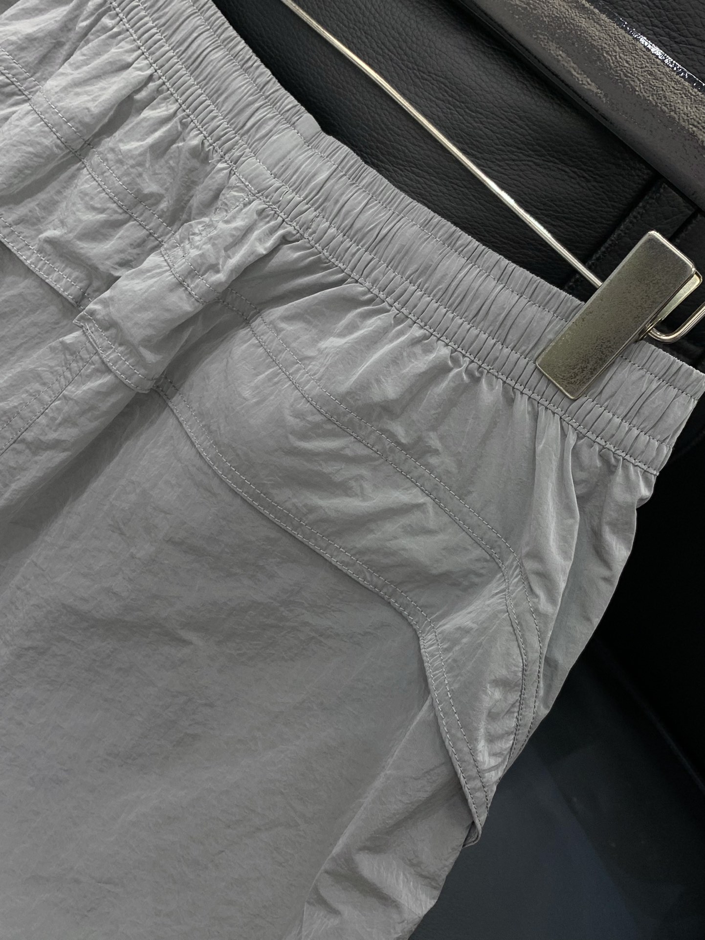 ，Stone Island石头岛，2025秋季最新款，专柜同步有售，原单狠货，爆款时尚休闲裤，进口原版面