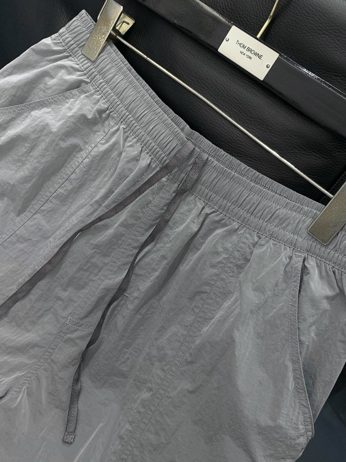 ，Stone Island石头岛，2025秋季最新款，专柜同步有售，原单狠货，爆款时尚休闲裤，进口原版面