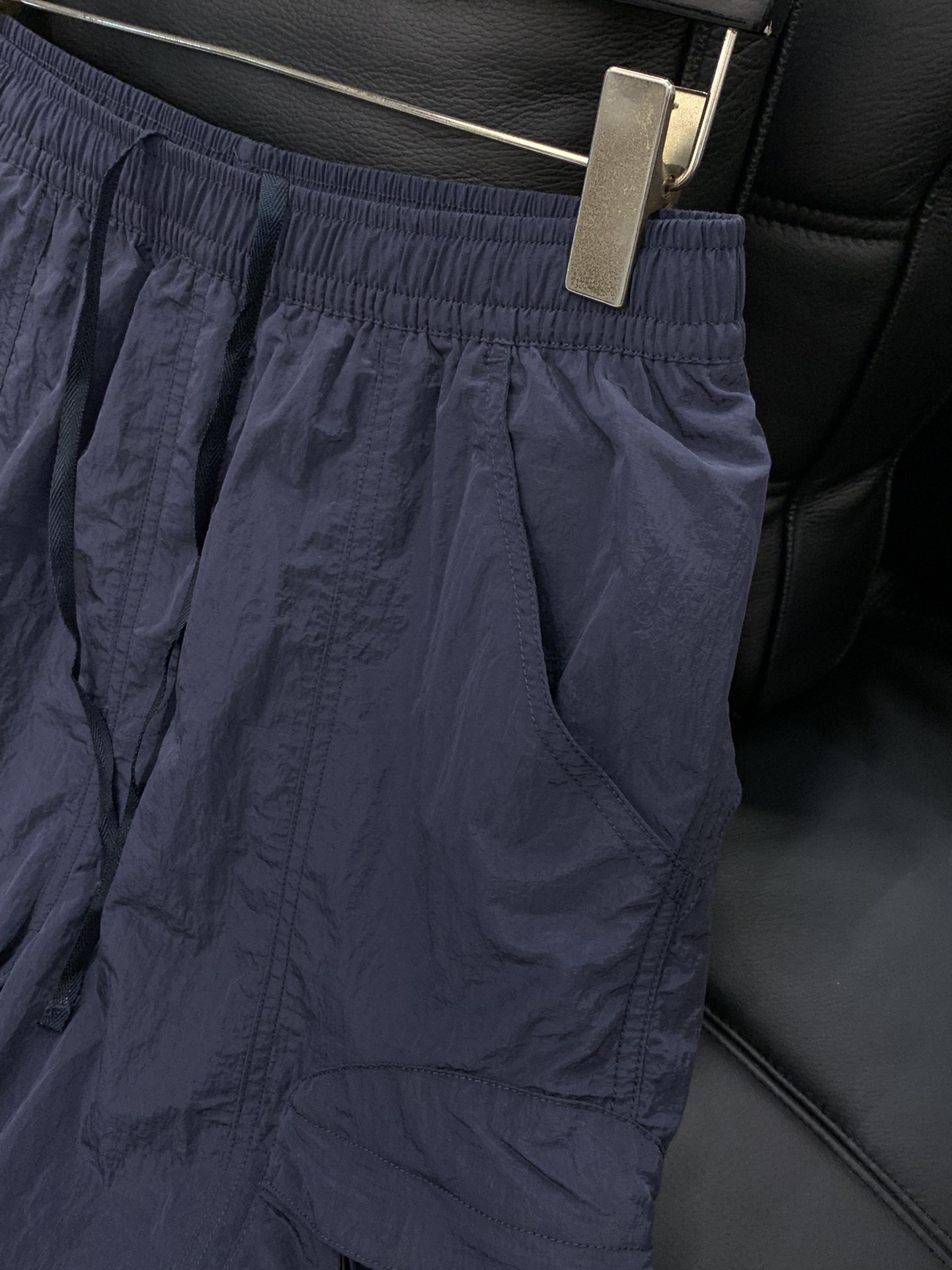 ，Stone Island石头岛，2025秋季最新款，专柜同步有售，原单狠货，爆款时尚休闲裤，进口原版面