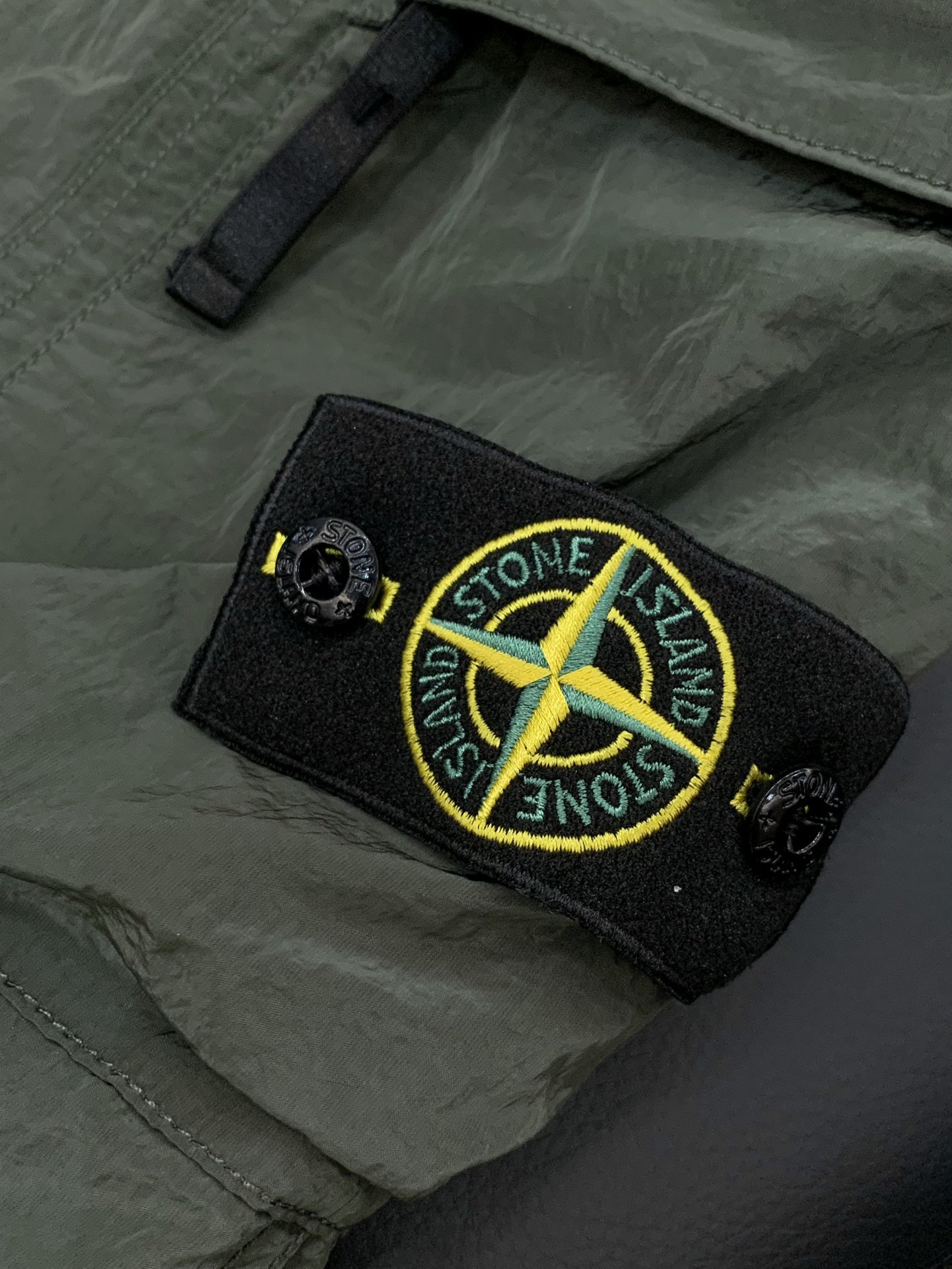 ，Stone Island石头岛，2025秋季最新款，专柜同步有售，原单狠货，爆款时尚休闲裤，进口原版面