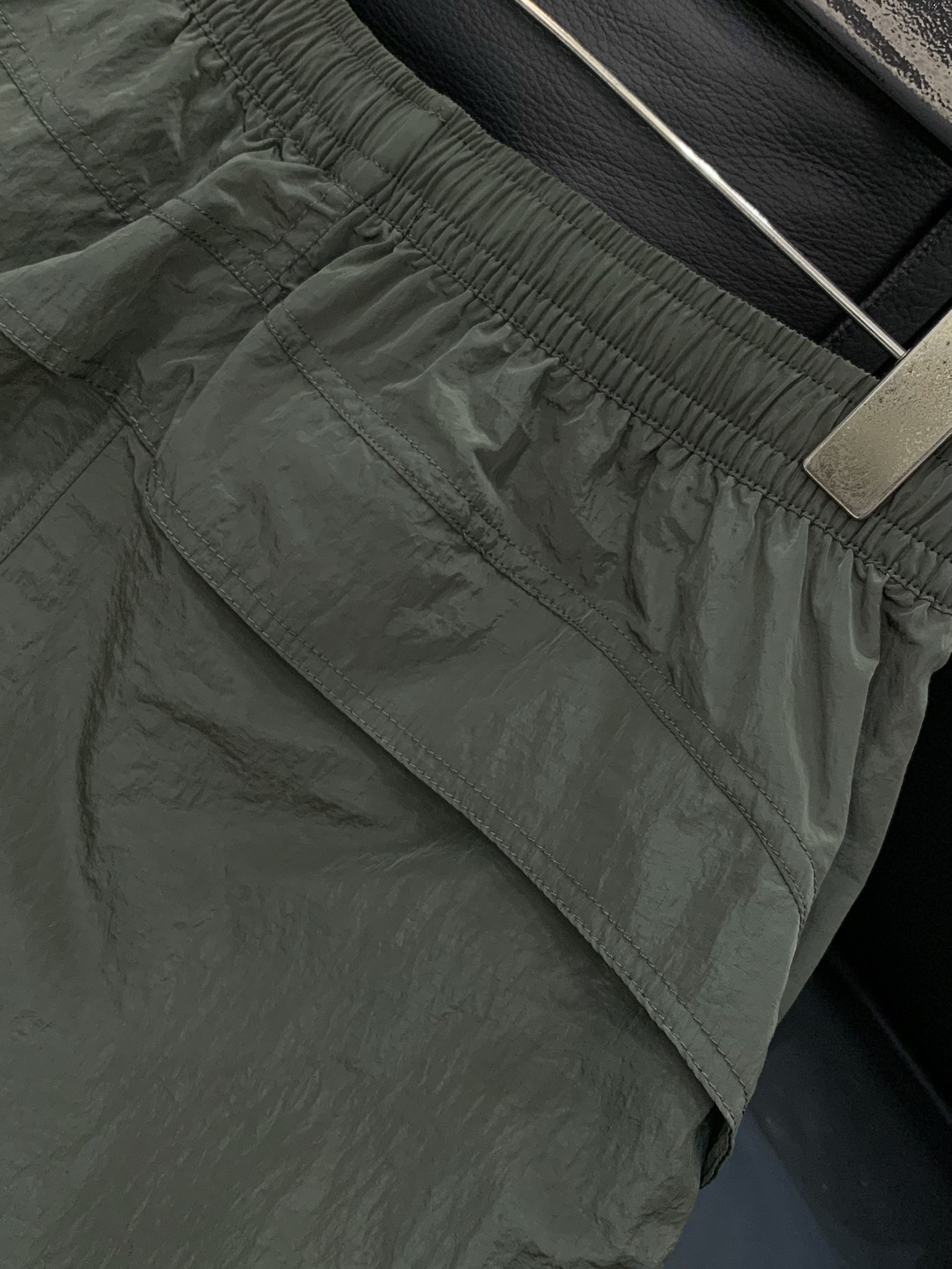 ，Stone Island石头岛，2025秋季最新款，专柜同步有售，原单狠货，爆款时尚休闲裤，进口原版面