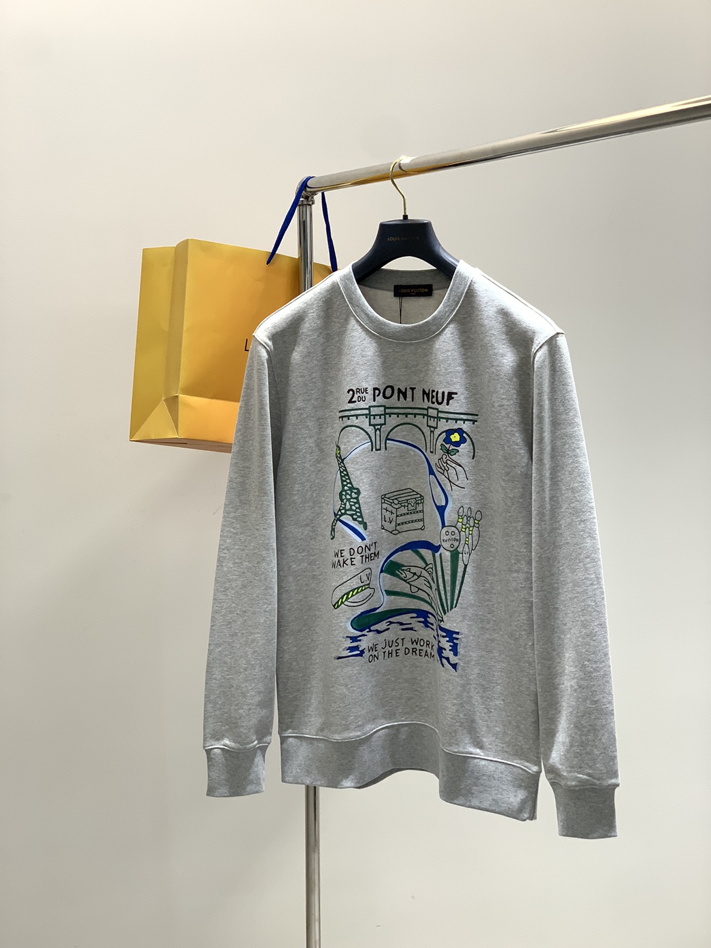 ，LouisVuitton 路易威登，2025秋季最新款，专柜同步有售，原单狠货，时尚休闲圆领长袖卫衣，