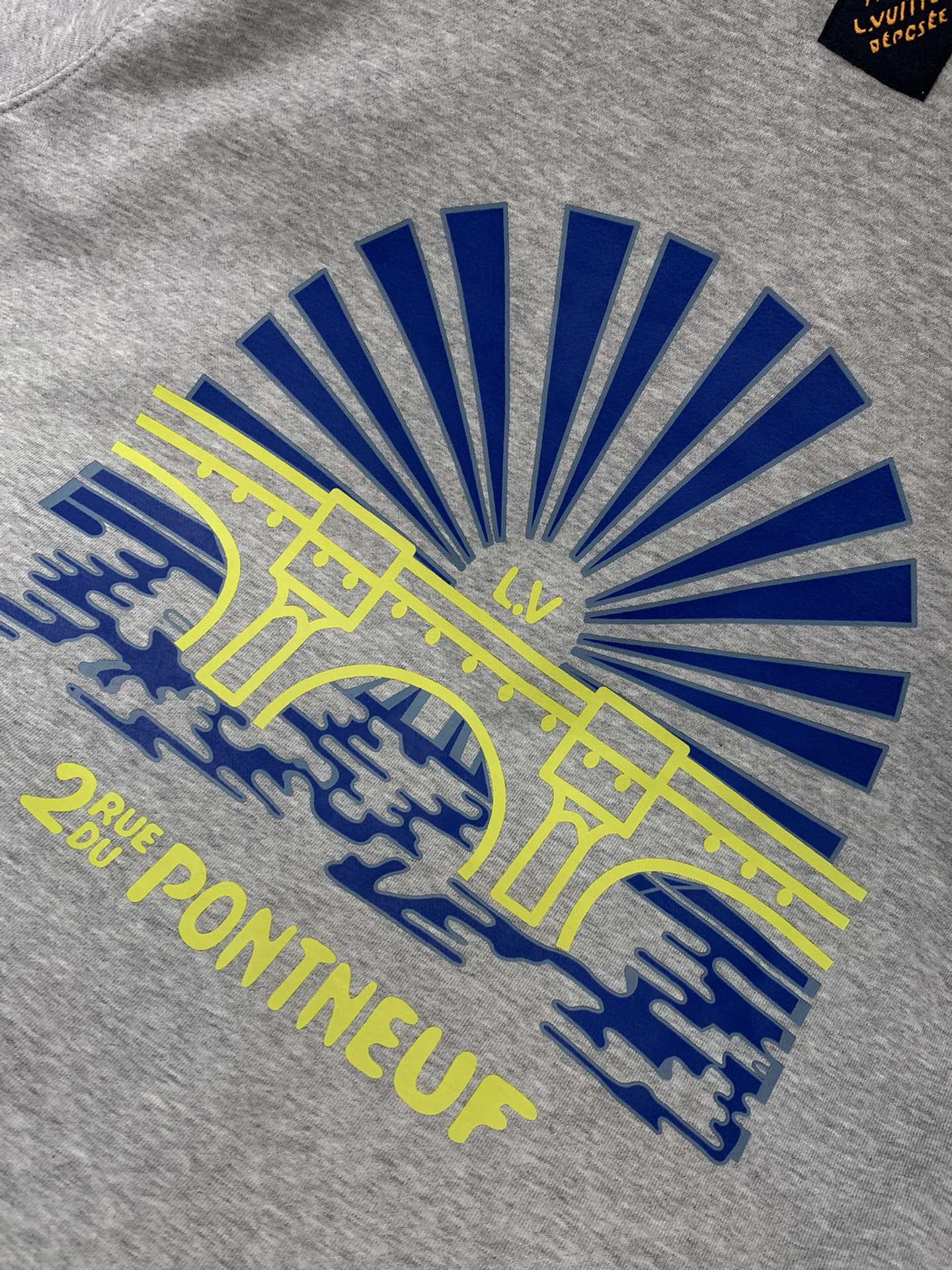 ，LouisVuitton 路易威登，2025秋季最新款，专柜同步有售，原单狠货，时尚休闲圆领长袖卫衣，