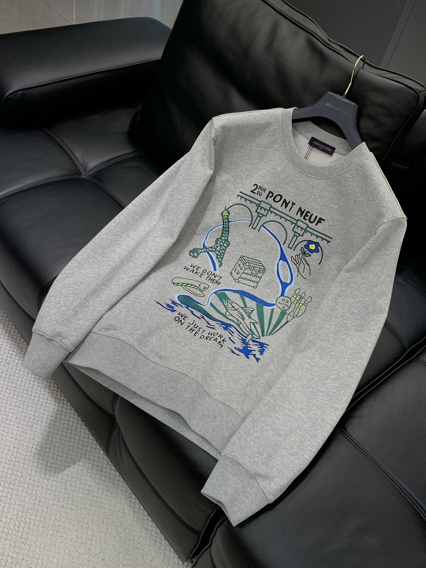 ，LouisVuitton 路易威登，2025秋季最新款，专柜同步有售，原单狠货，时尚休闲圆领长袖卫衣，