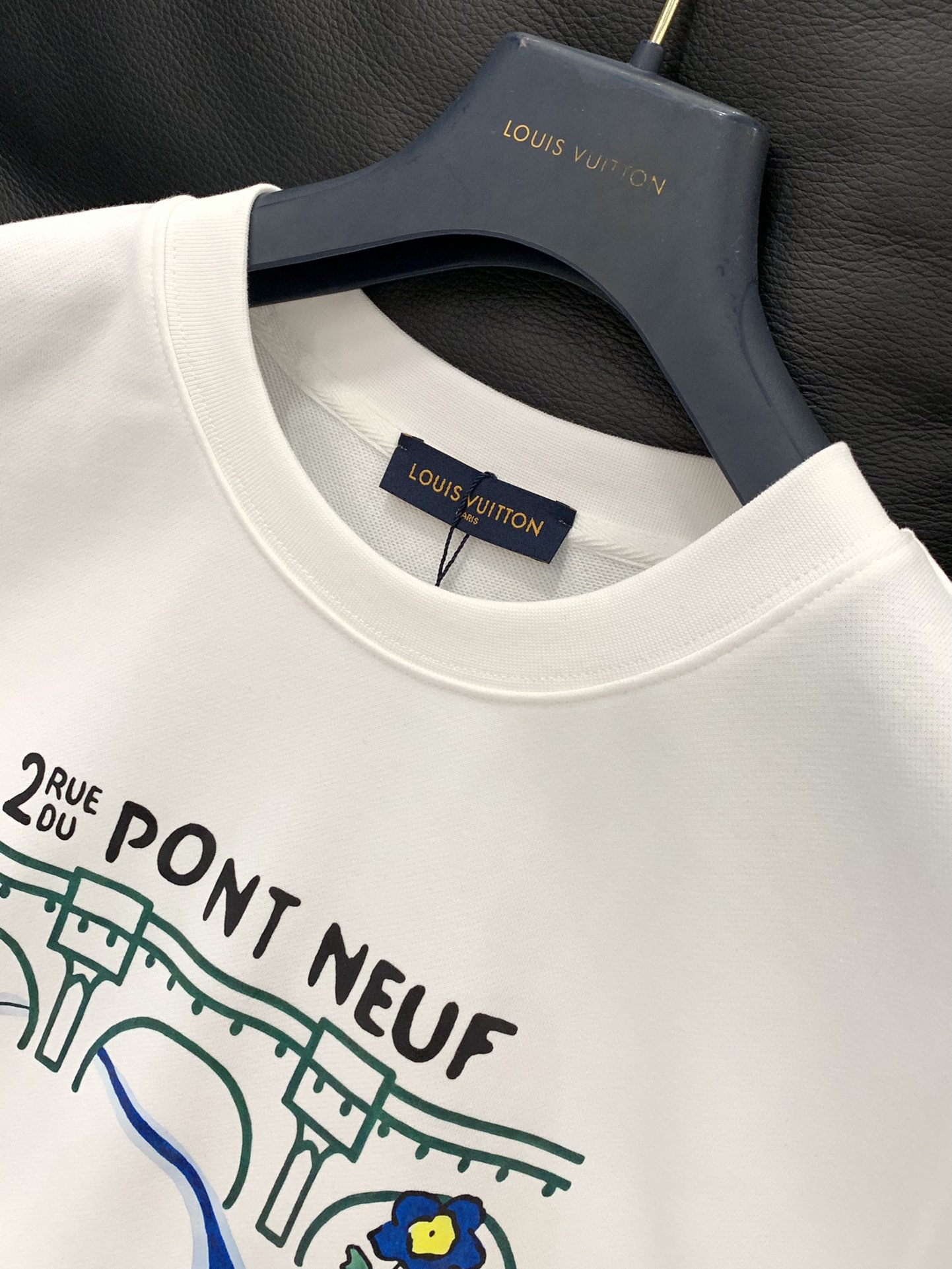 ，LouisVuitton 路易威登，2025秋季最新款，专柜同步有售，原单狠货，时尚休闲圆领长袖卫衣，