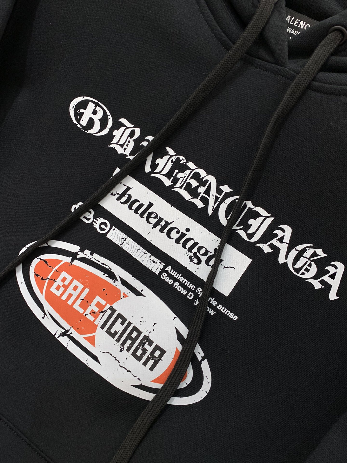 ，Balenciaga 巴黎世家，2025秋季最新款，专柜同步有售，原单狠货，爆款时尚休闲连帽卫衣，进口