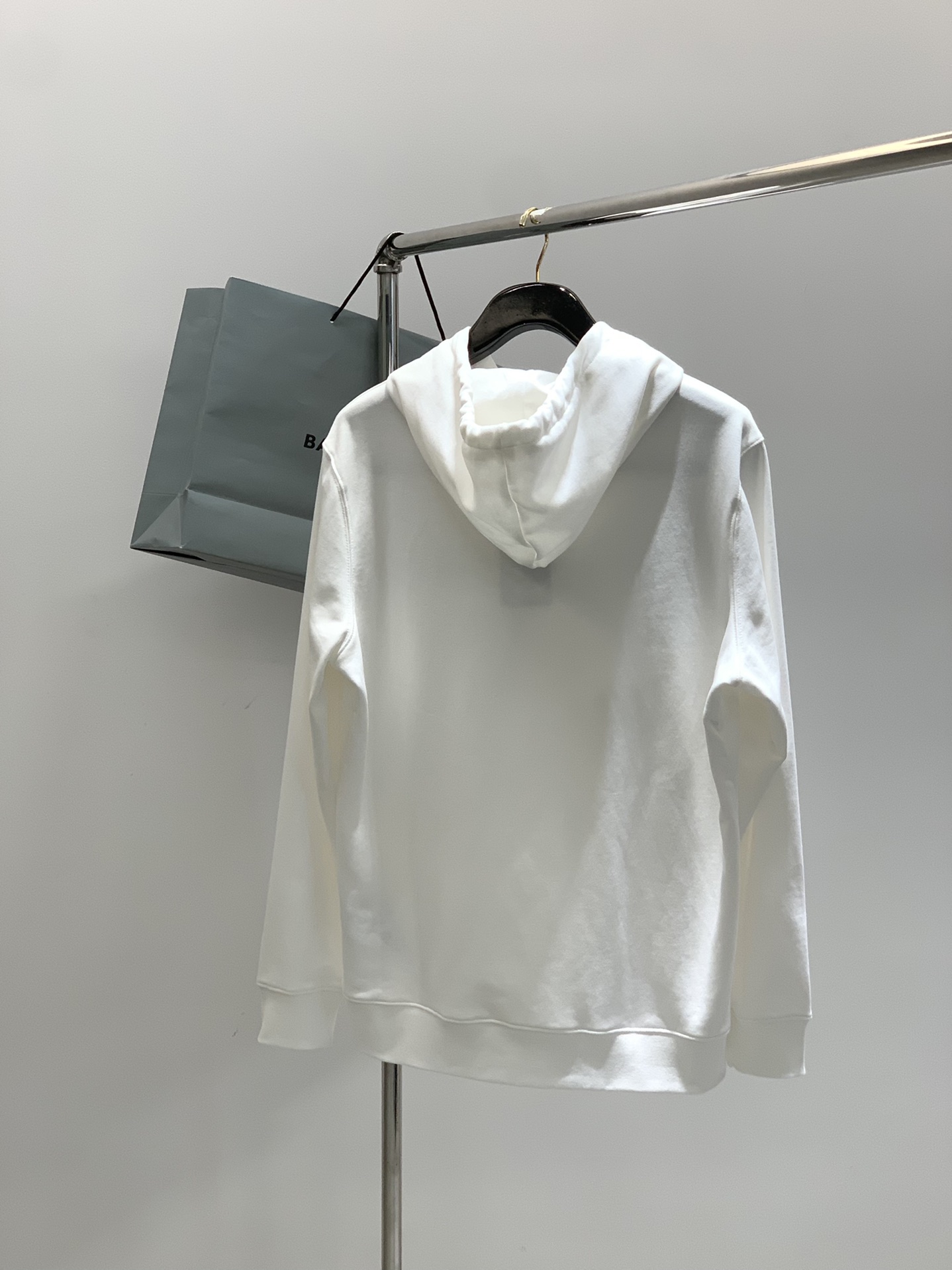 ，Balenciaga 巴黎世家，2025秋季最新款，专柜同步有售，原单狠货，爆款时尚休闲连帽卫衣，进口