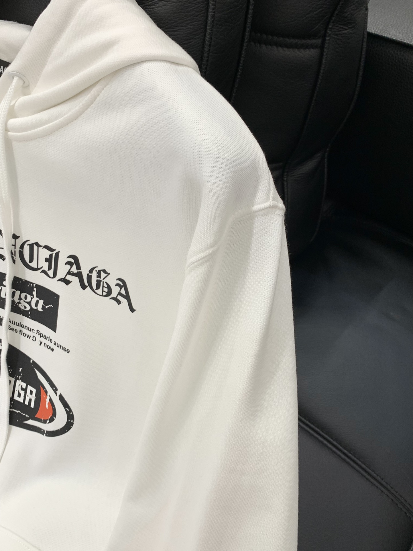 ，Balenciaga 巴黎世家，2025秋季最新款，专柜同步有售，原单狠货，爆款时尚休闲连帽卫衣，进口