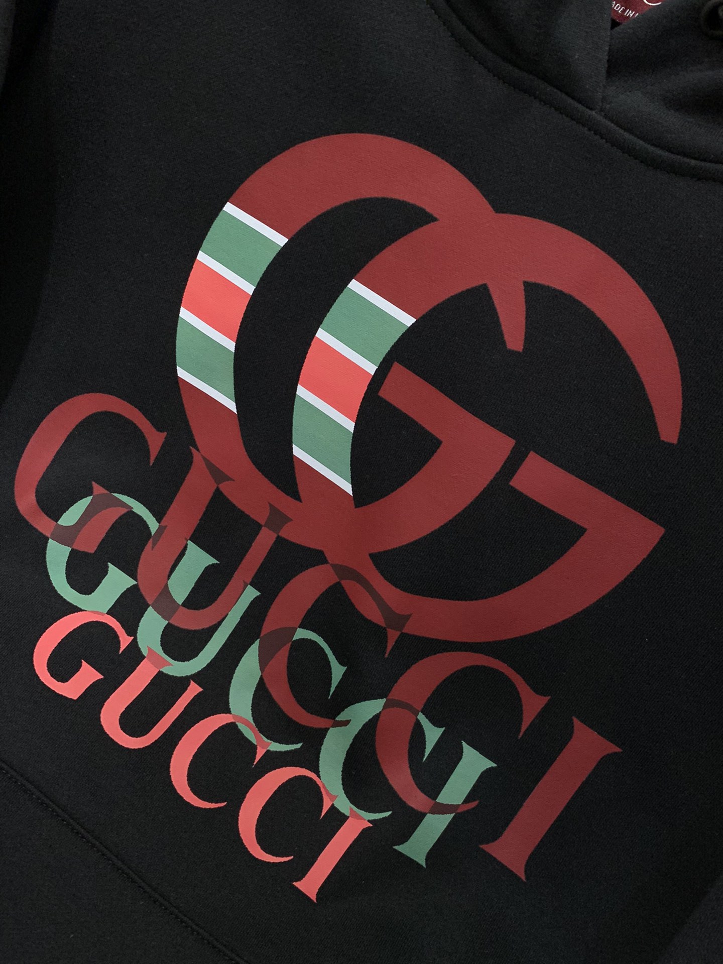 ，Gucci 古驰，2025秋季最新款，专柜同步有售，原单狠货，时尚休闲连帽卫衣，上身很有特点！吸睛而有