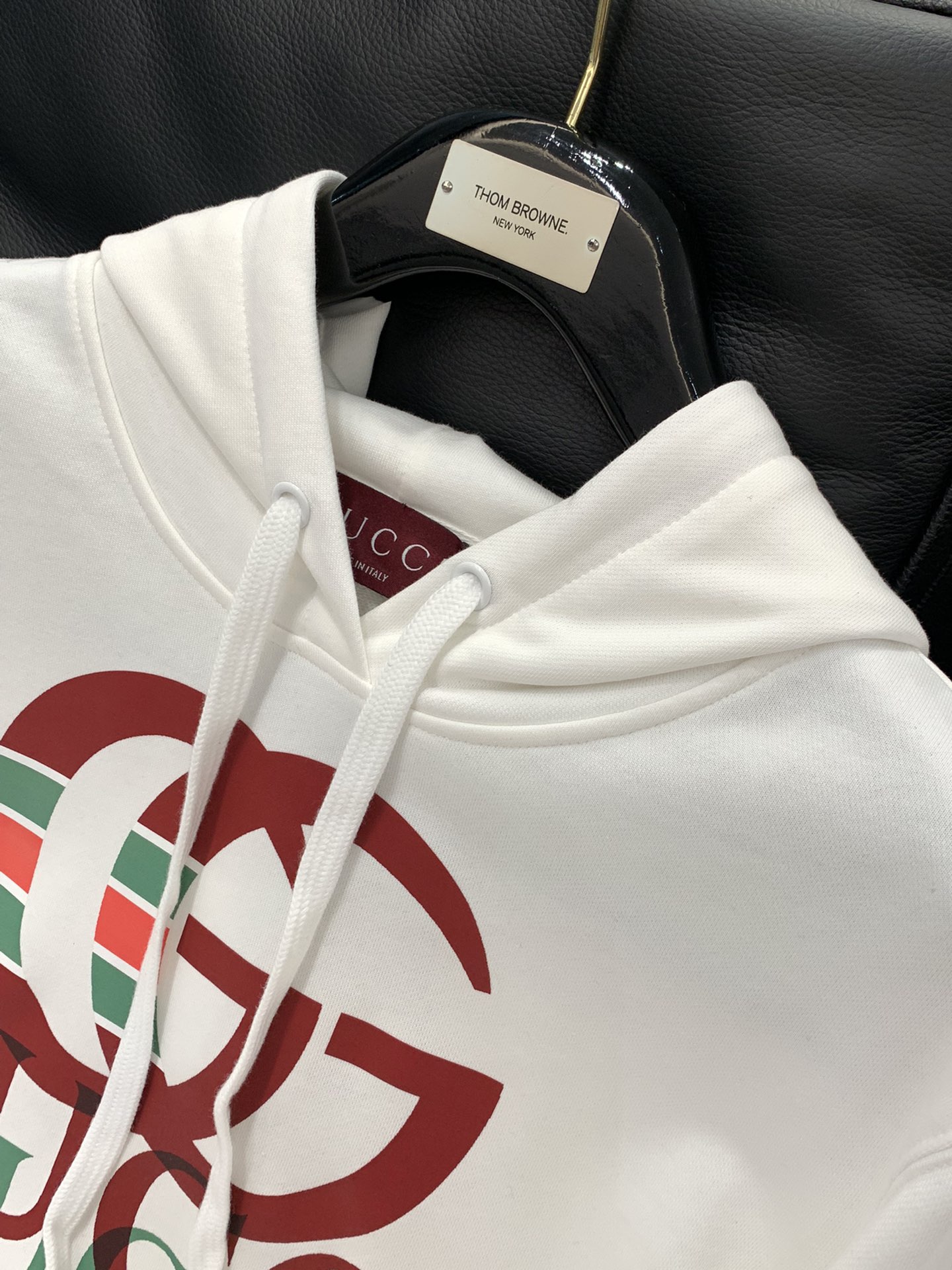 ，Gucci 古驰，2025秋季最新款，专柜同步有售，原单狠货，时尚休闲连帽卫衣，上身很有特点！吸睛而有