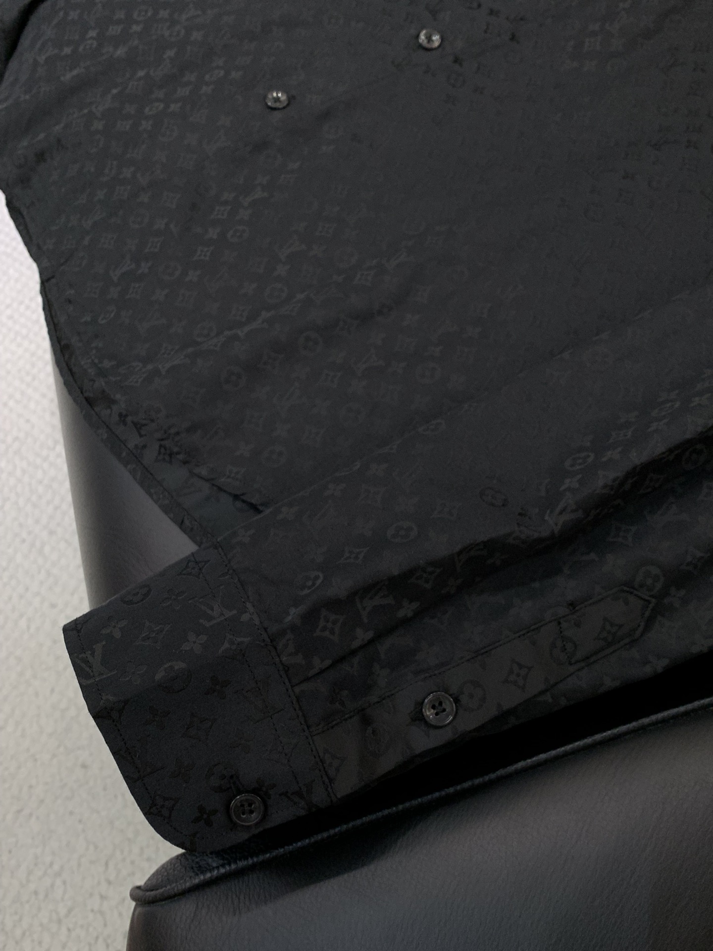 ，LouisVuitton 路易威登，2025秋季最新款，专柜同步有售，原单狠货，时尚休闲长袖衬衫，上身